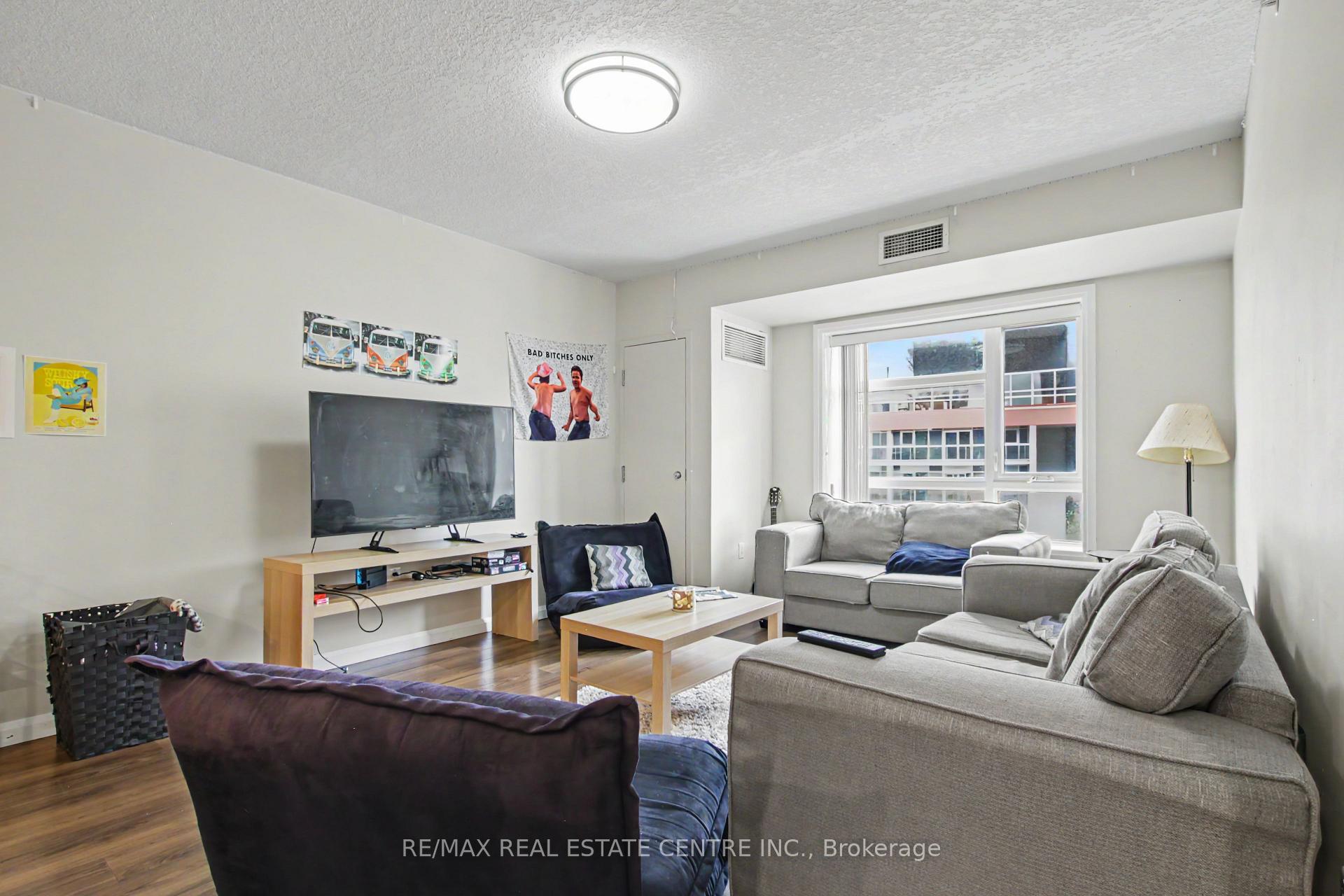 Photo 21 of 96 University Avenue W, Waterloo, Beechwood/University — HOMEH