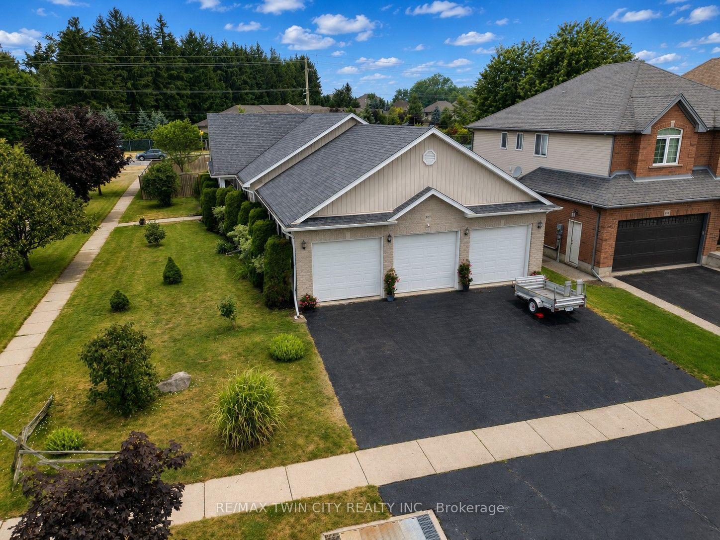Photo 3 of 190 Laschinger Boulevard, Wilmot, New Hamburg — HOMEH