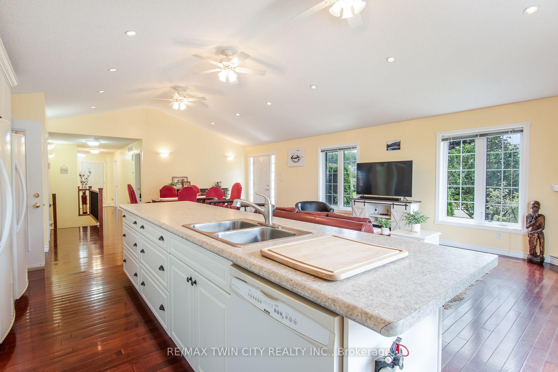 Photo 10 of 190 Laschinger Boulevard, Wilmot, New Hamburg — HOMEH