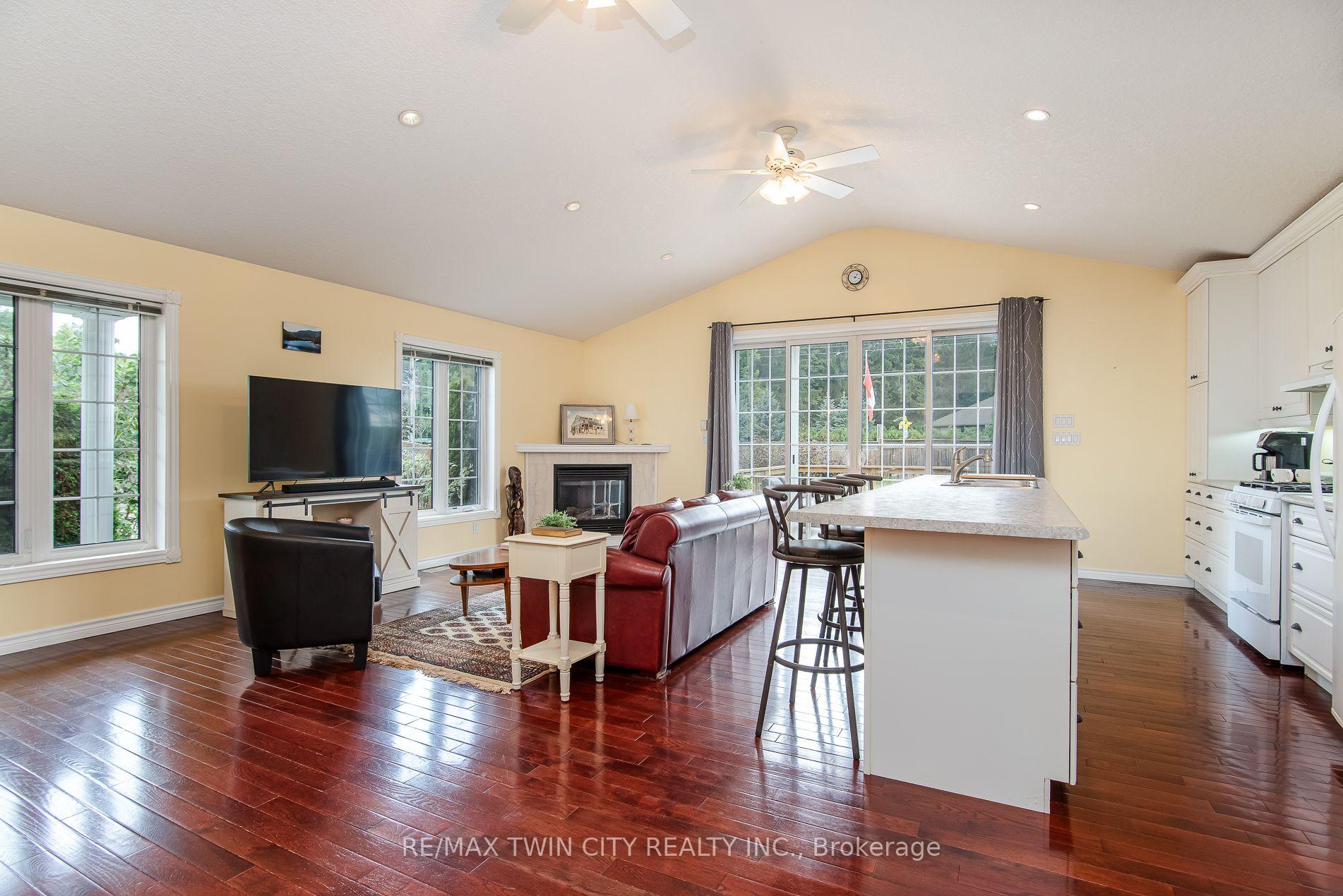 Photo 15 of 190 Laschinger Boulevard, Wilmot, New Hamburg — HOMEH