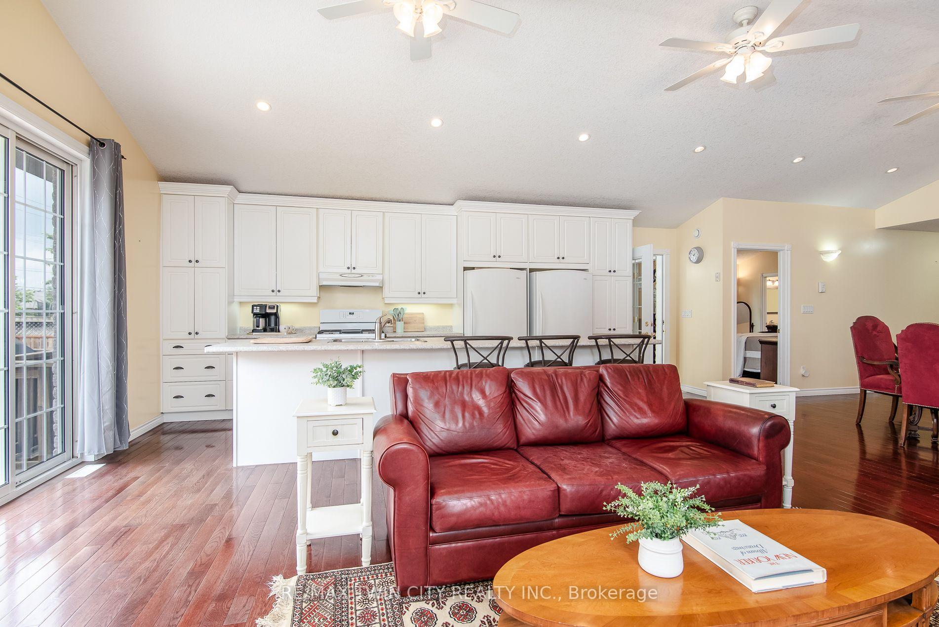 Photo 19 of 190 Laschinger Boulevard, Wilmot, New Hamburg — HOMEH