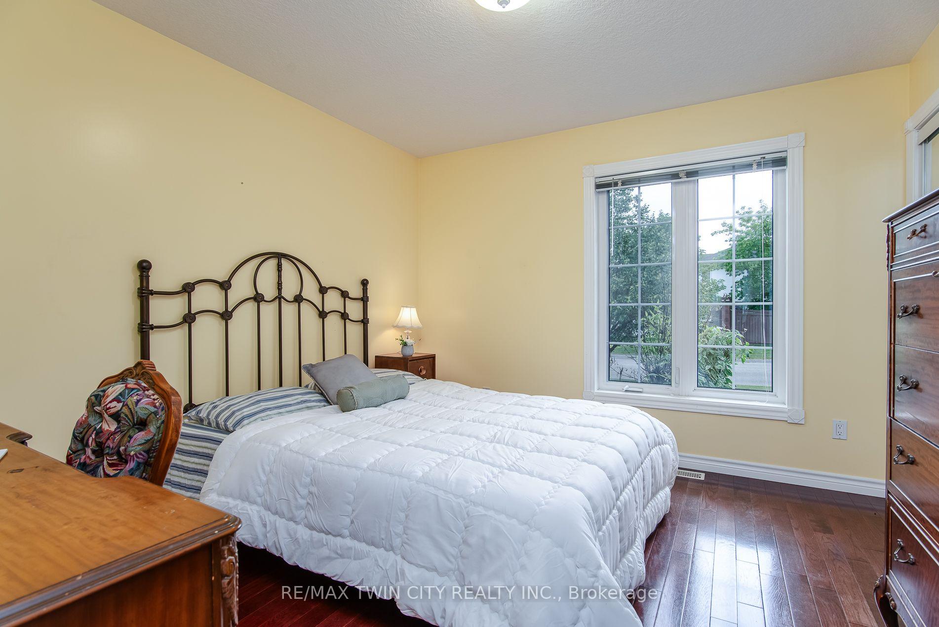 Photo 26 of 190 Laschinger Boulevard, Wilmot, New Hamburg — HOMEH