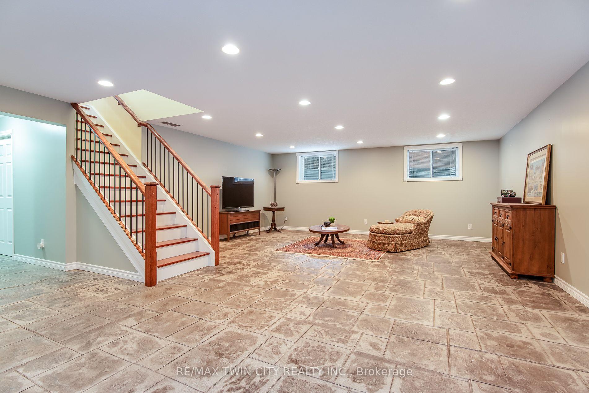 Photo 30 of 190 Laschinger Boulevard, Wilmot, New Hamburg — HOMEH