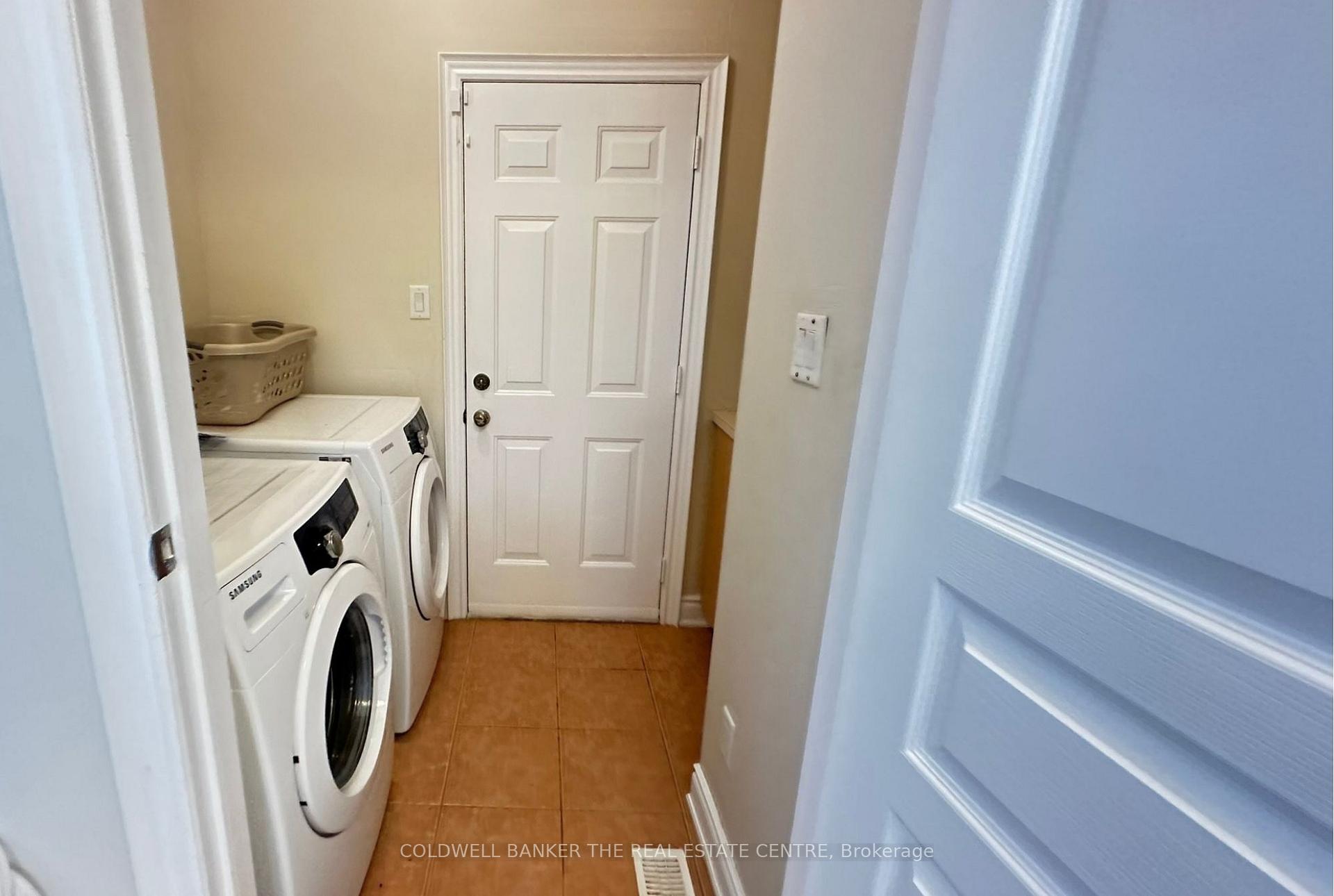 Photo 14 of Unit 64, 85 Stonecliffe Crescent, Aurora, Aurora Estates — HOMEH