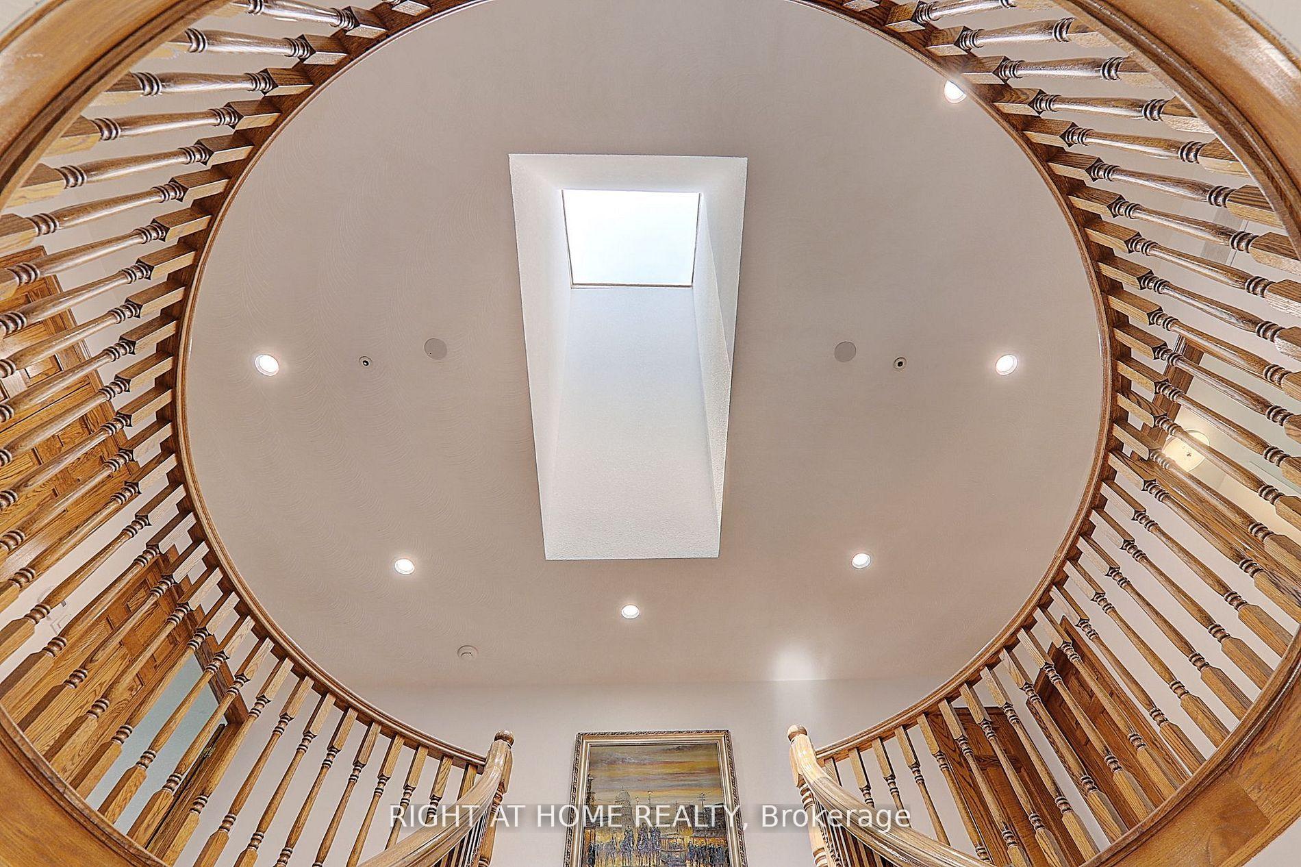 Photo 5 of 1008 Mount Albert Road, East Gwillimbury, Rural East Gwillimbury — HOMEH