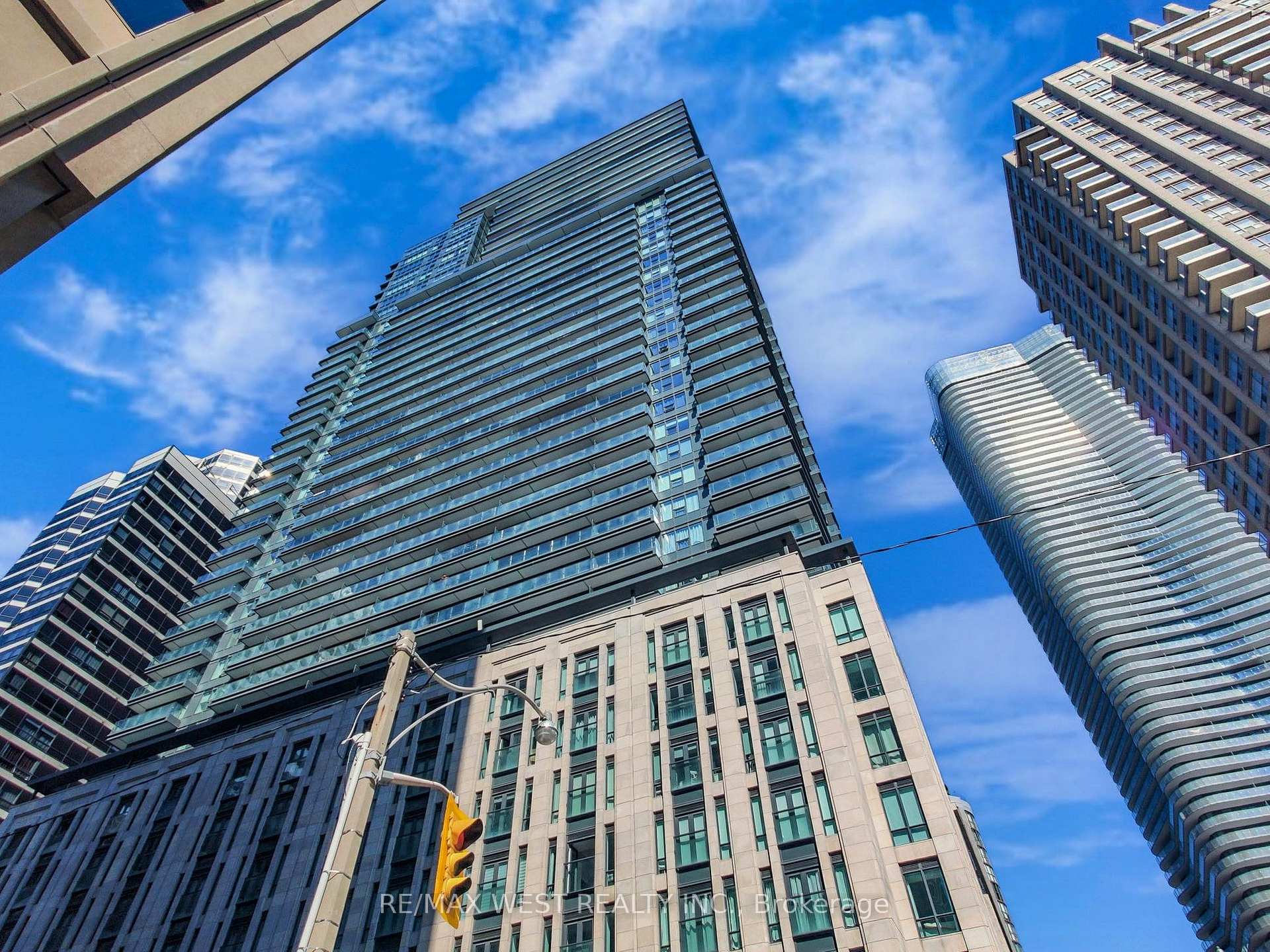 Front of Unit 1112, 955 Bay Street
