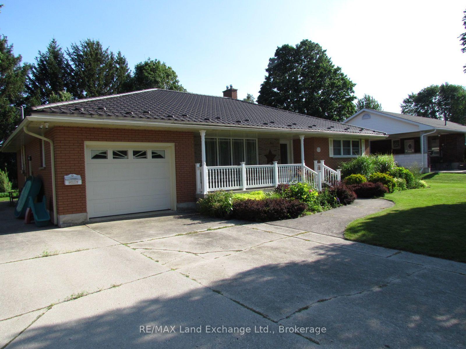 Photo 3 of 115 Brown'S Lane, Brockton — HOMEH