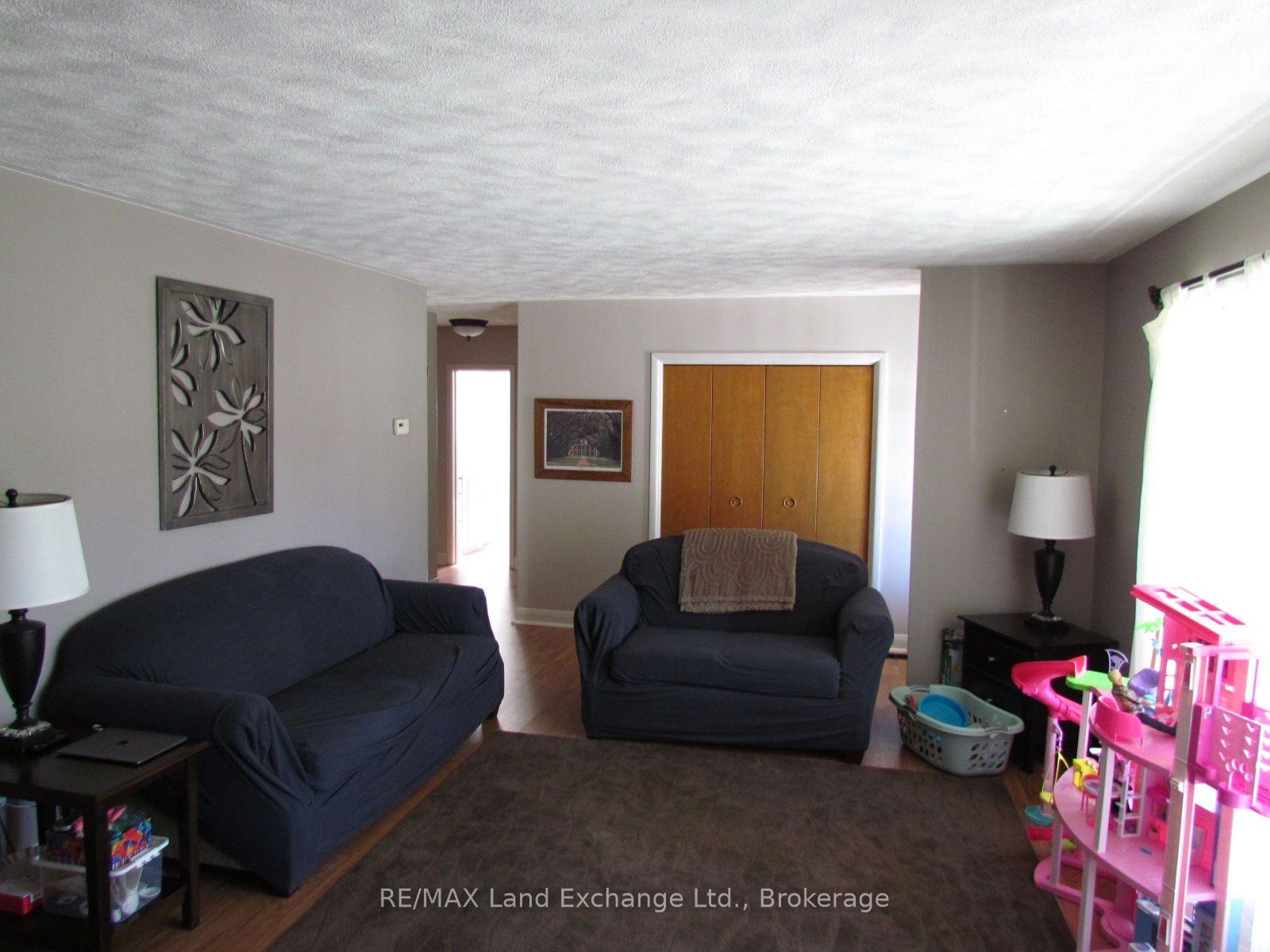 Photo 11 of 115 Brown'S Lane, Brockton — HOMEH