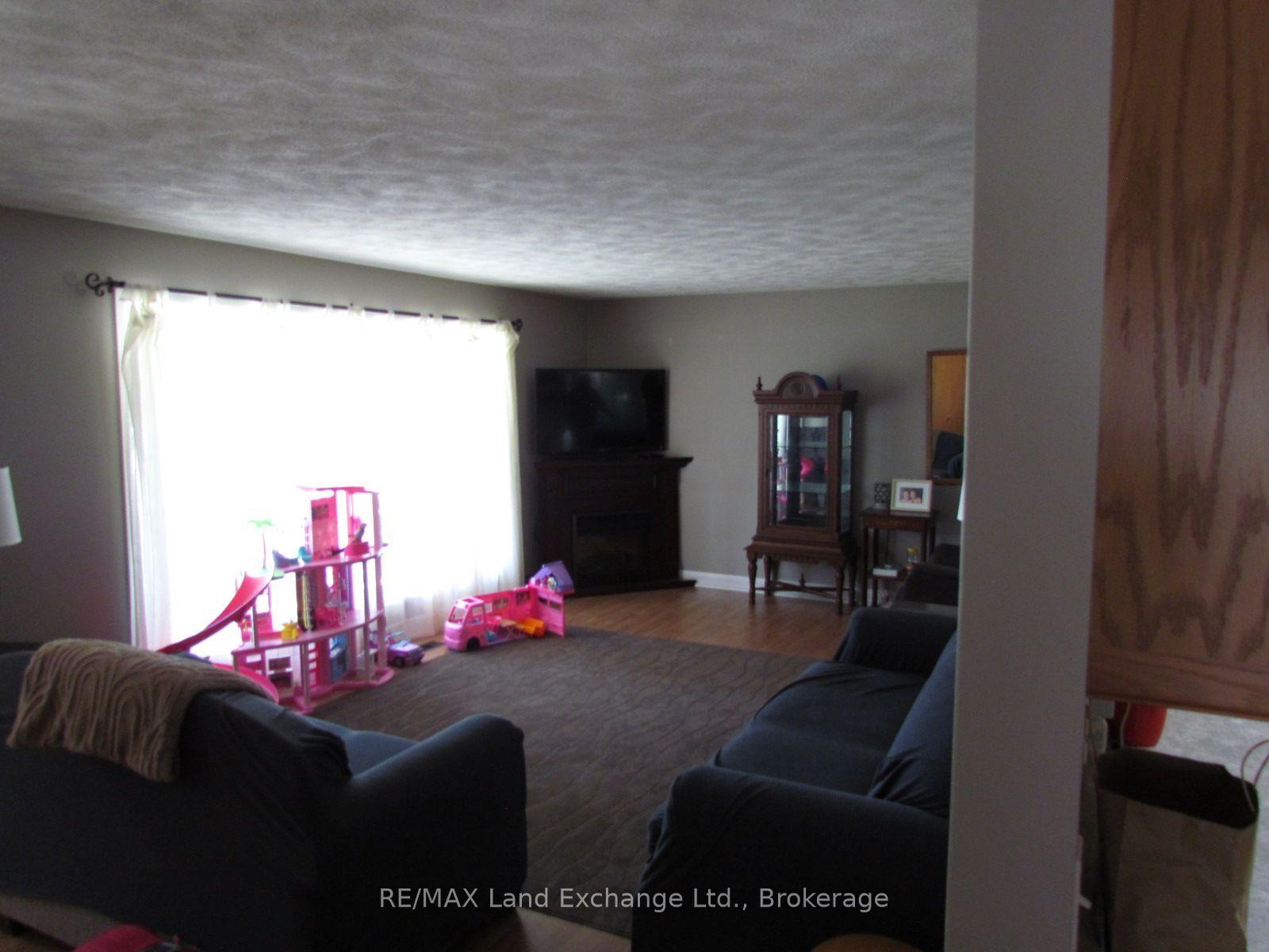 Photo 12 of 115 Brown'S Lane, Brockton — HOMEH