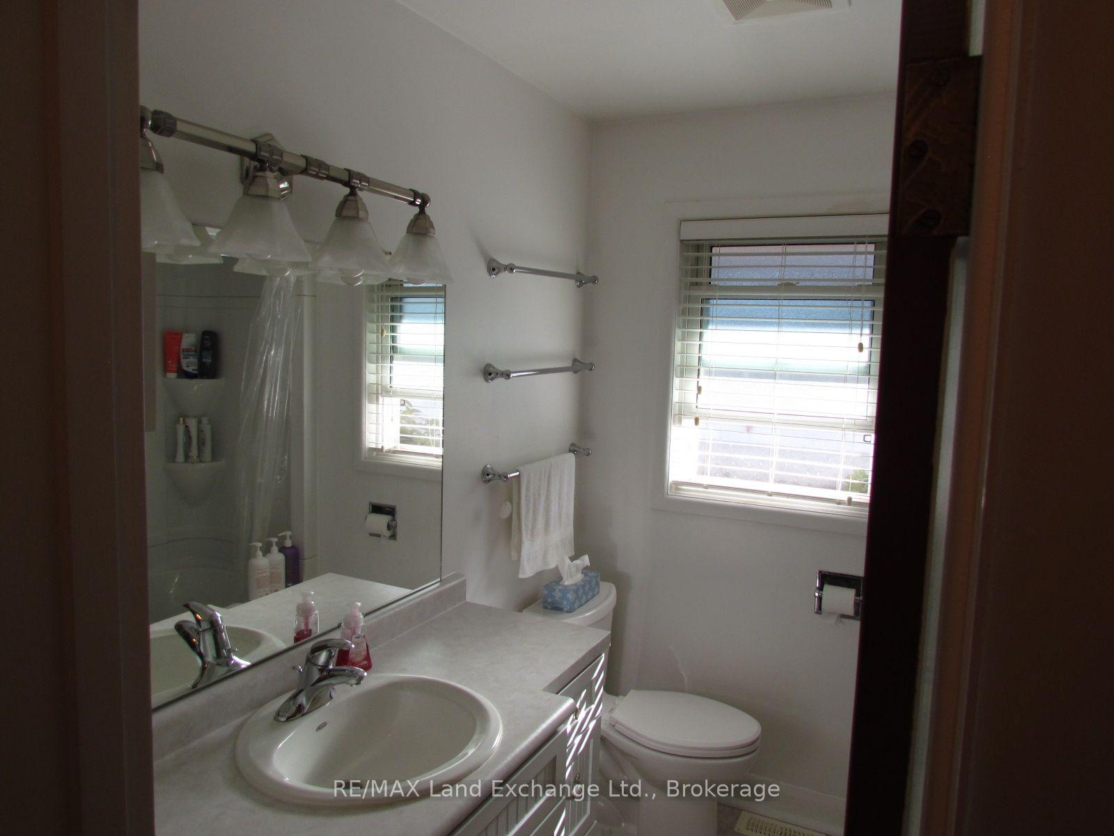 Photo 13 of 115 Brown'S Lane, Brockton — HOMEH