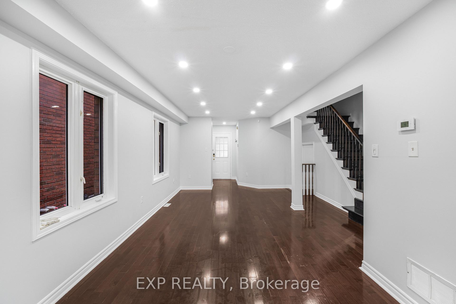 Photo 7 of 128 Olympia Crescent, Brampton, Fletcher's Meadow — HOMEH