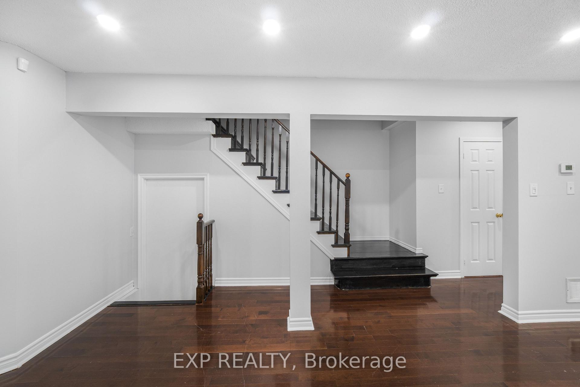 Photo 9 of 128 Olympia Crescent, Brampton, Fletcher's Meadow — HOMEH