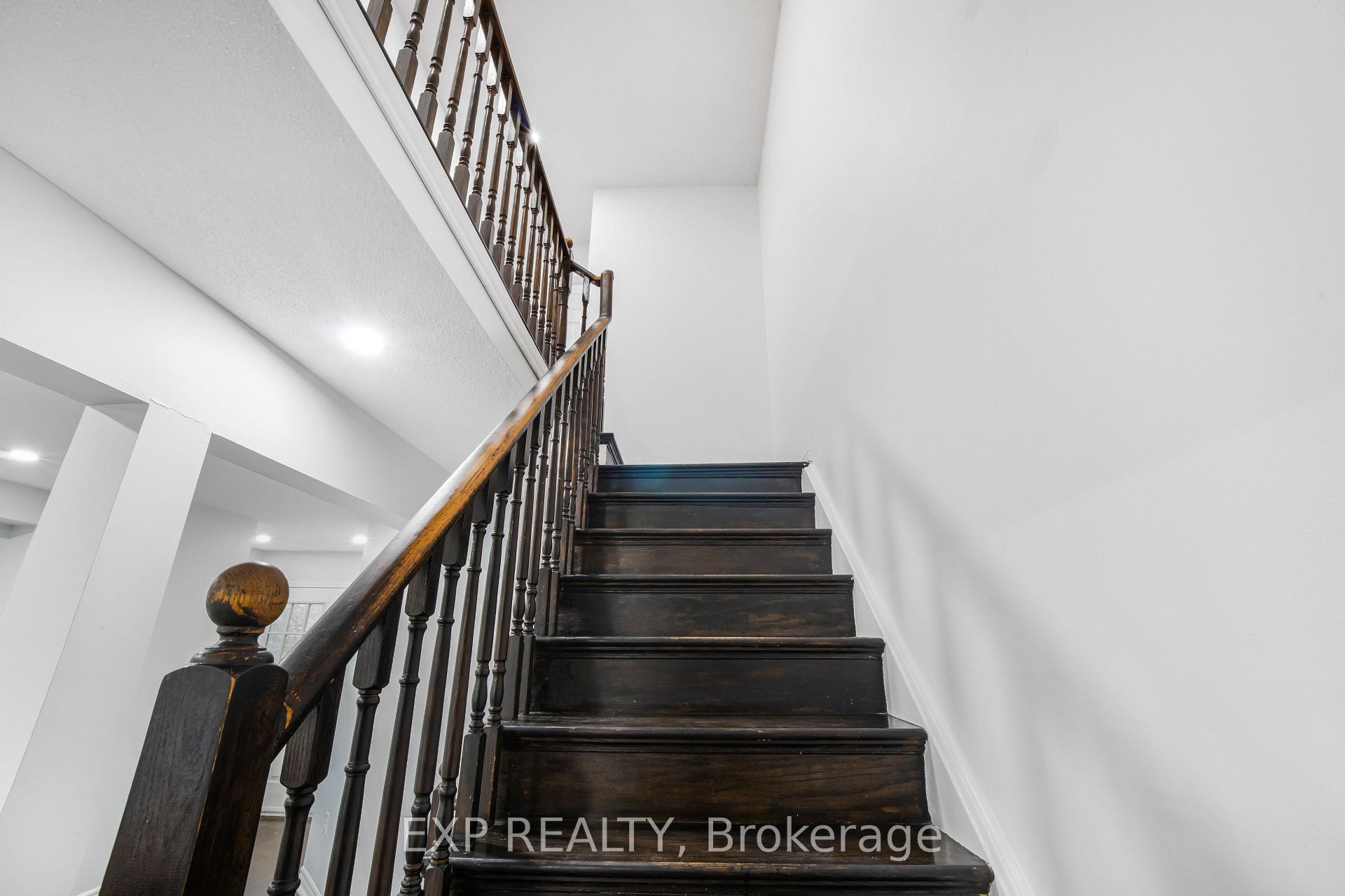 Photo 11 of 128 Olympia Crescent, Brampton, Fletcher's Meadow — HOMEH