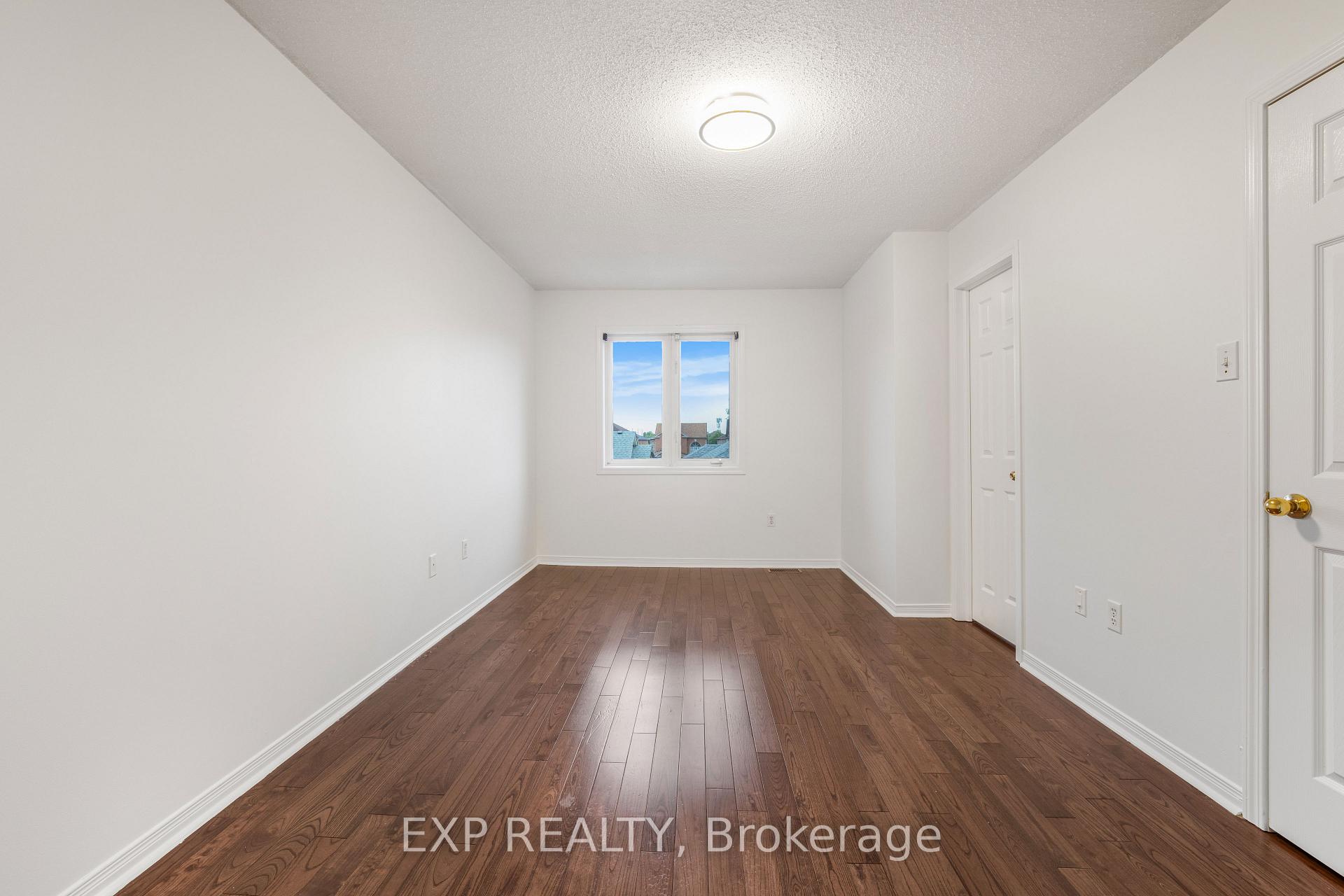 Photo 13 of 128 Olympia Crescent, Brampton, Fletcher's Meadow — HOMEH