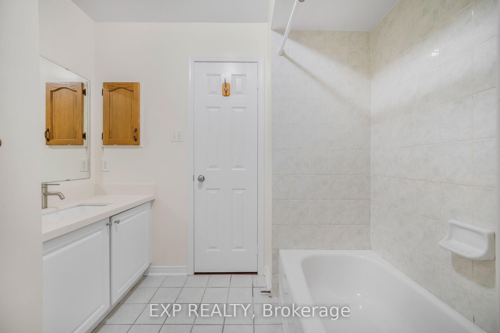 Photo 21 of 128 Olympia Crescent, Brampton, Fletcher's Meadow — HOMEH