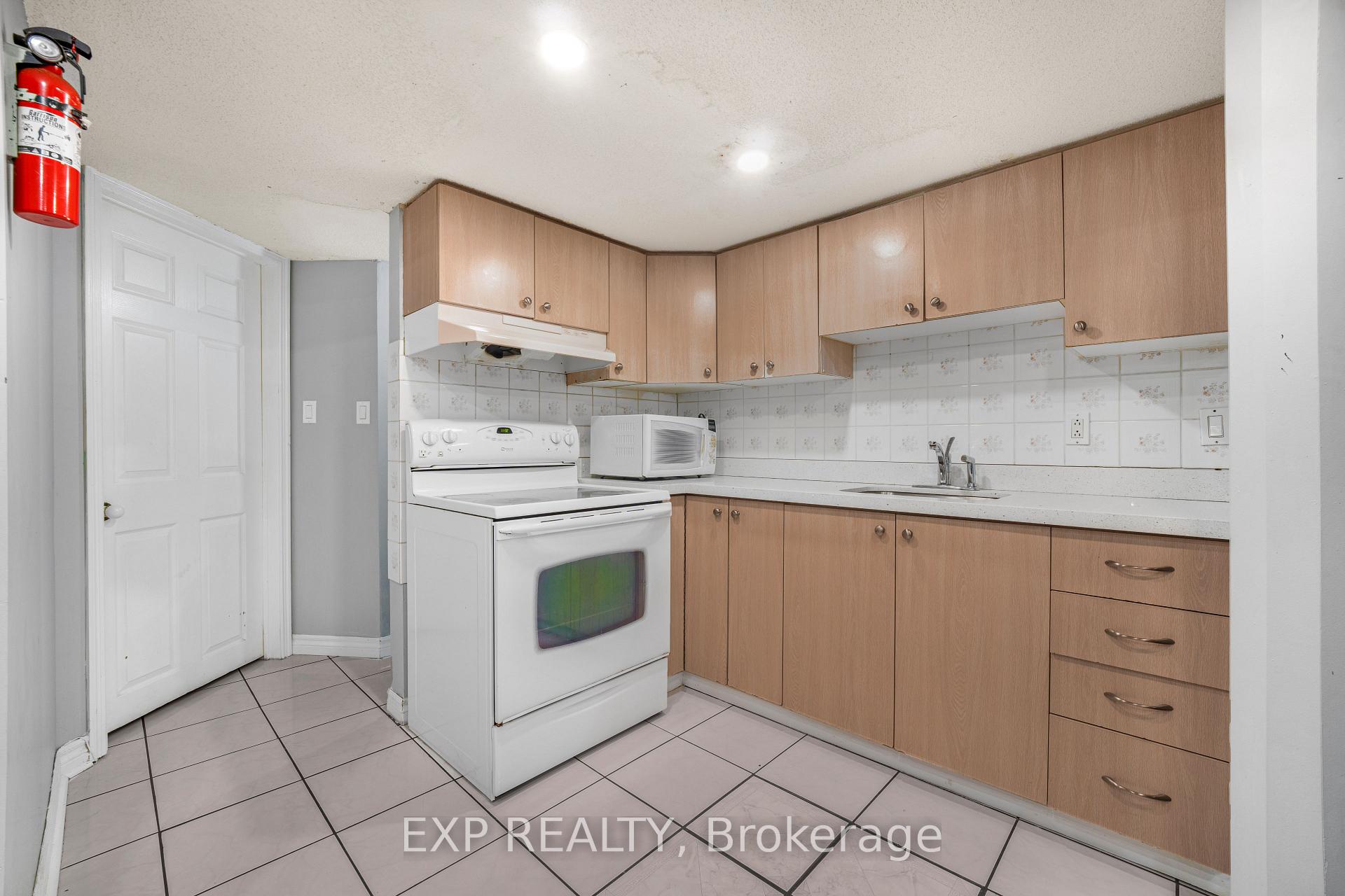 Photo 22 of 128 Olympia Crescent, Brampton, Fletcher's Meadow — HOMEH
