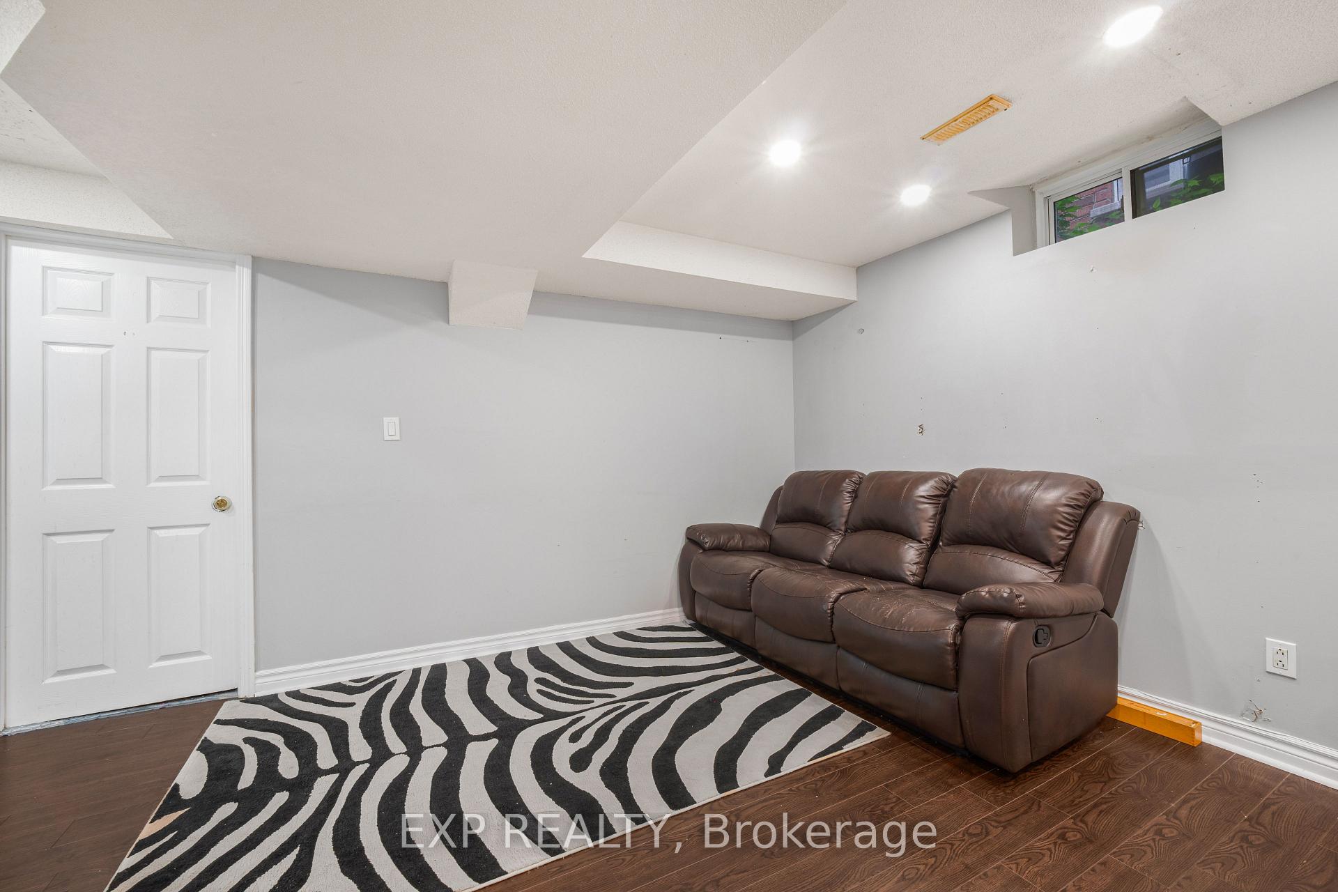 Photo 23 of 128 Olympia Crescent, Brampton, Fletcher's Meadow — HOMEH