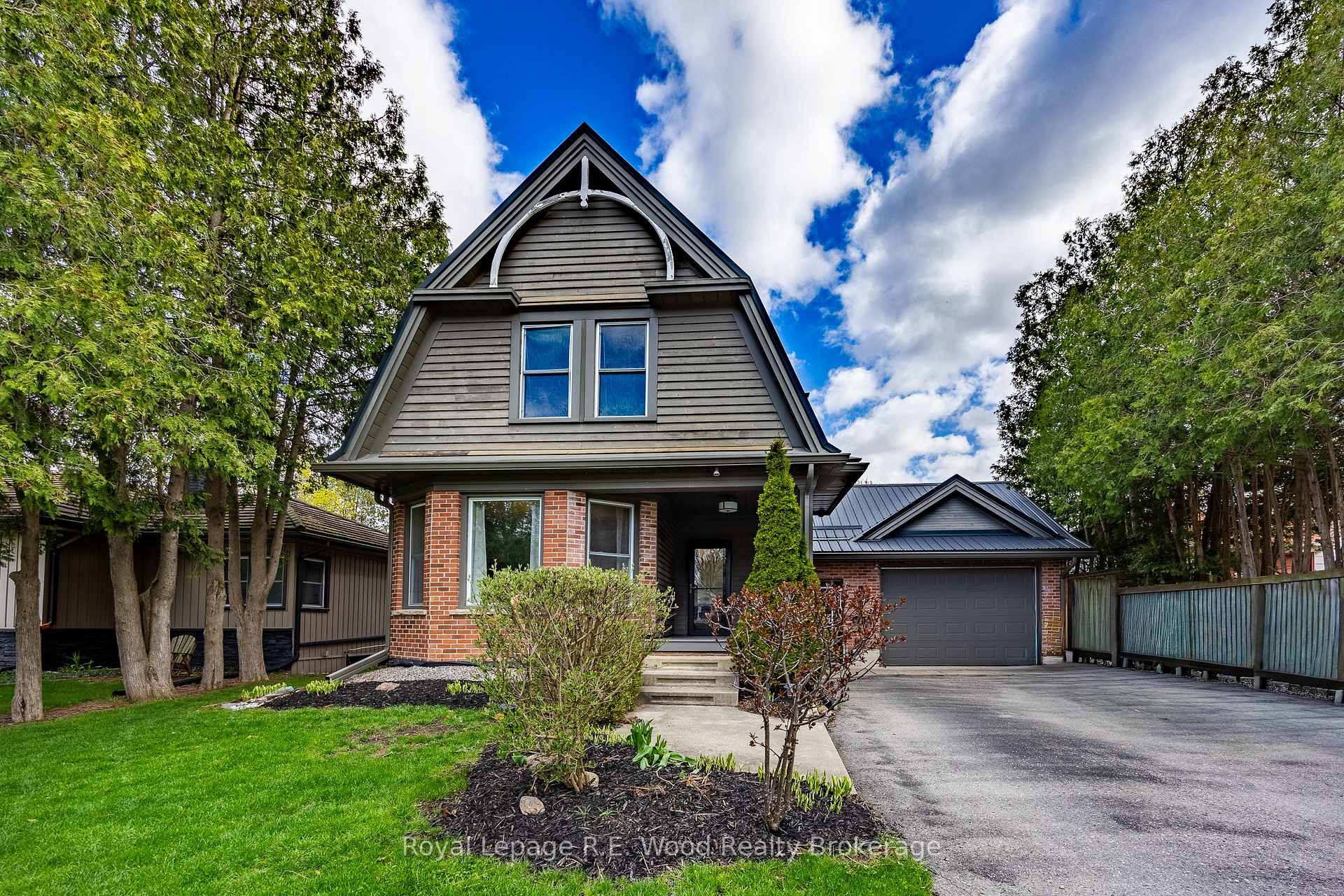 Photo 1 of 10 George Street, Tillsonburg — HOMEH