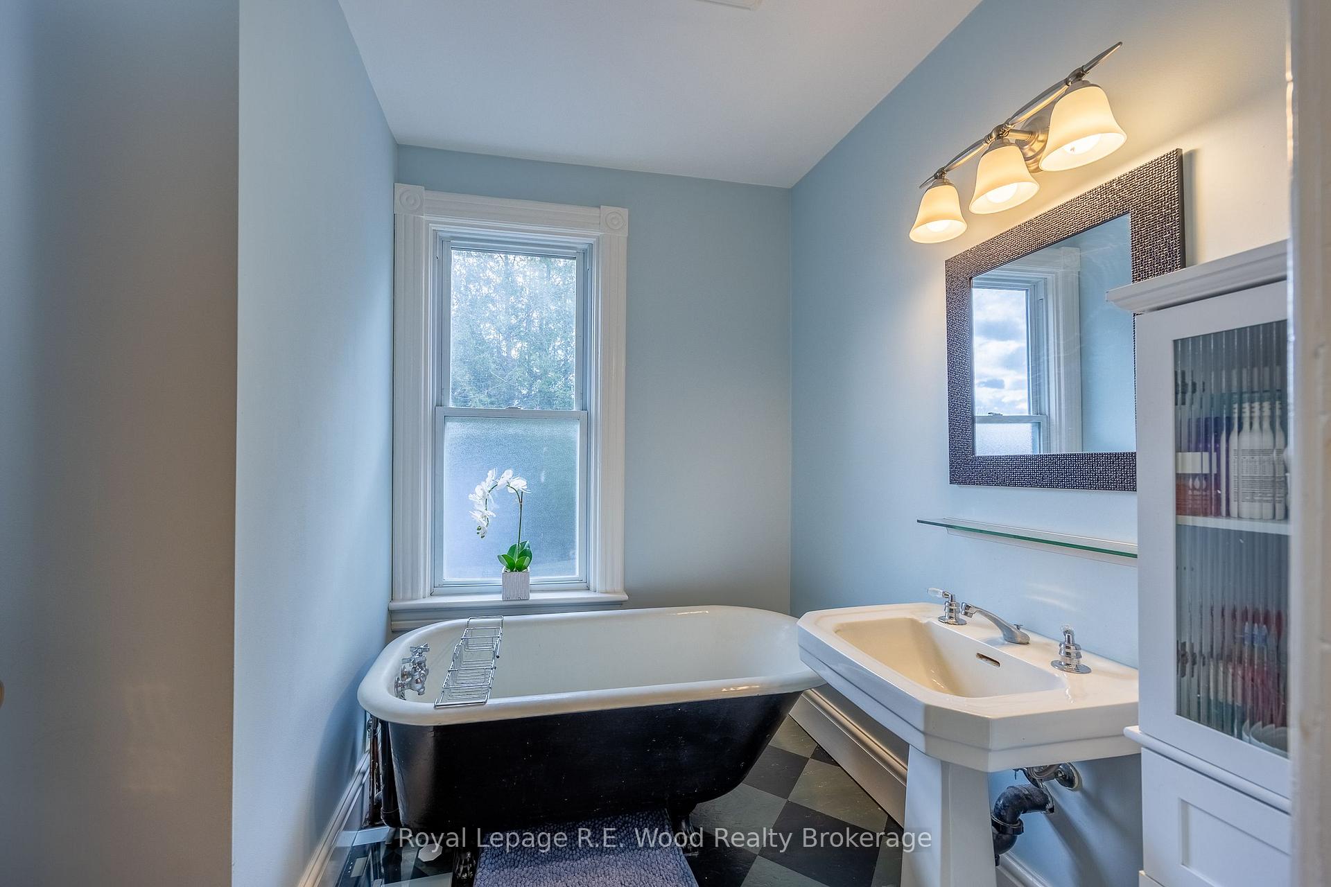 Photo 14 of 10 George Street, Tillsonburg — HOMEH