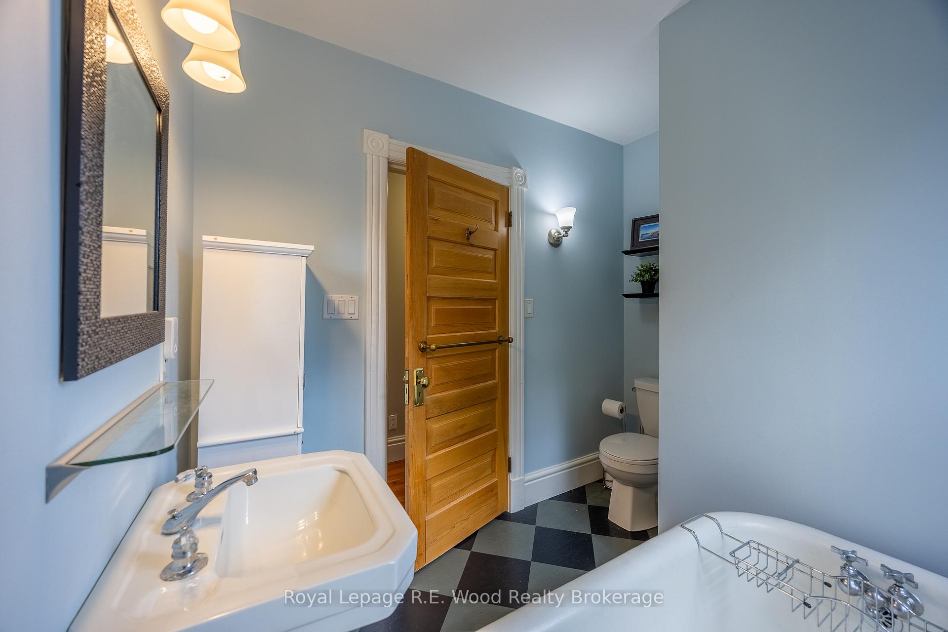 Photo 15 of 10 George Street, Tillsonburg — HOMEH