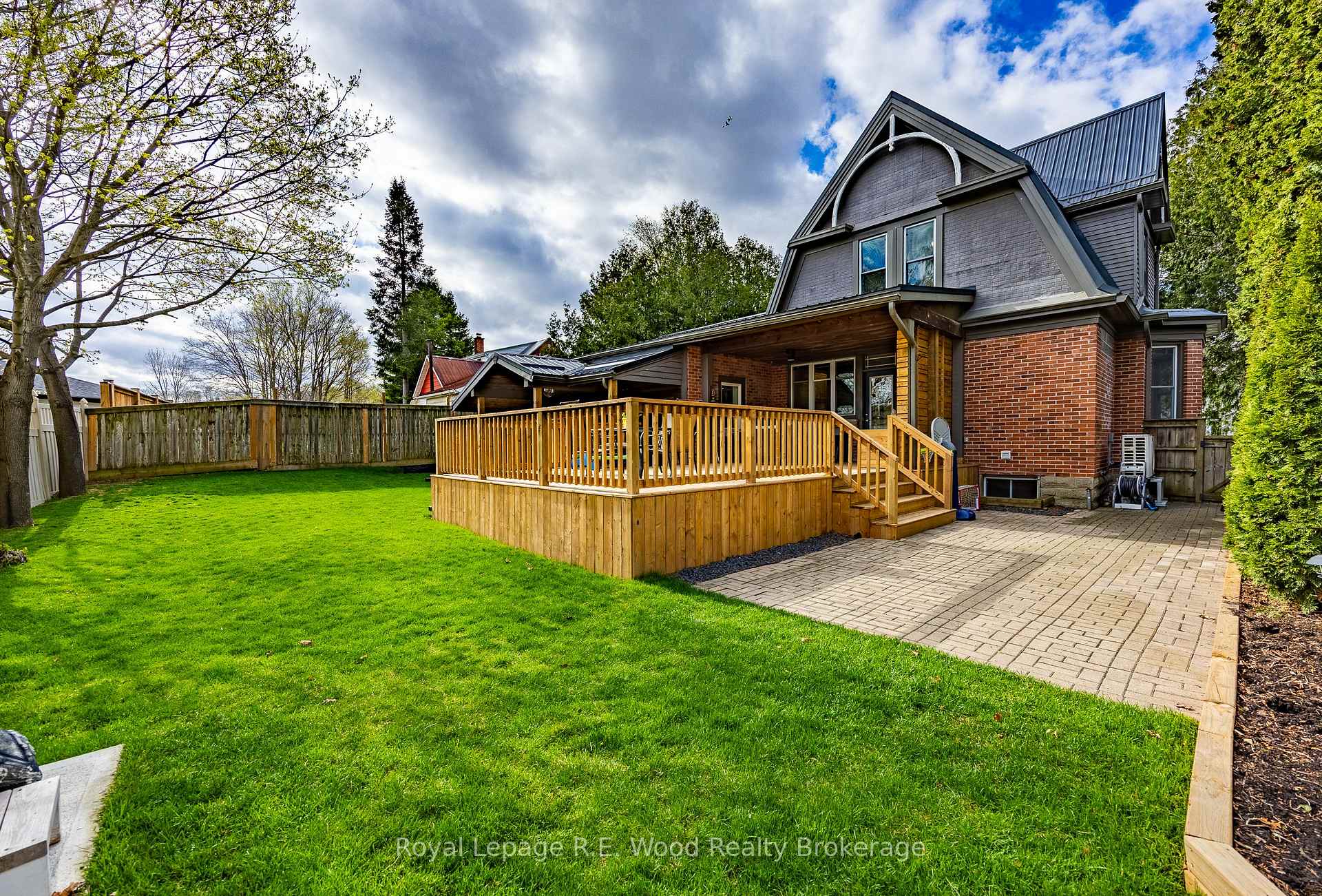 Photo 43 of 10 George Street, Tillsonburg — HOMEH