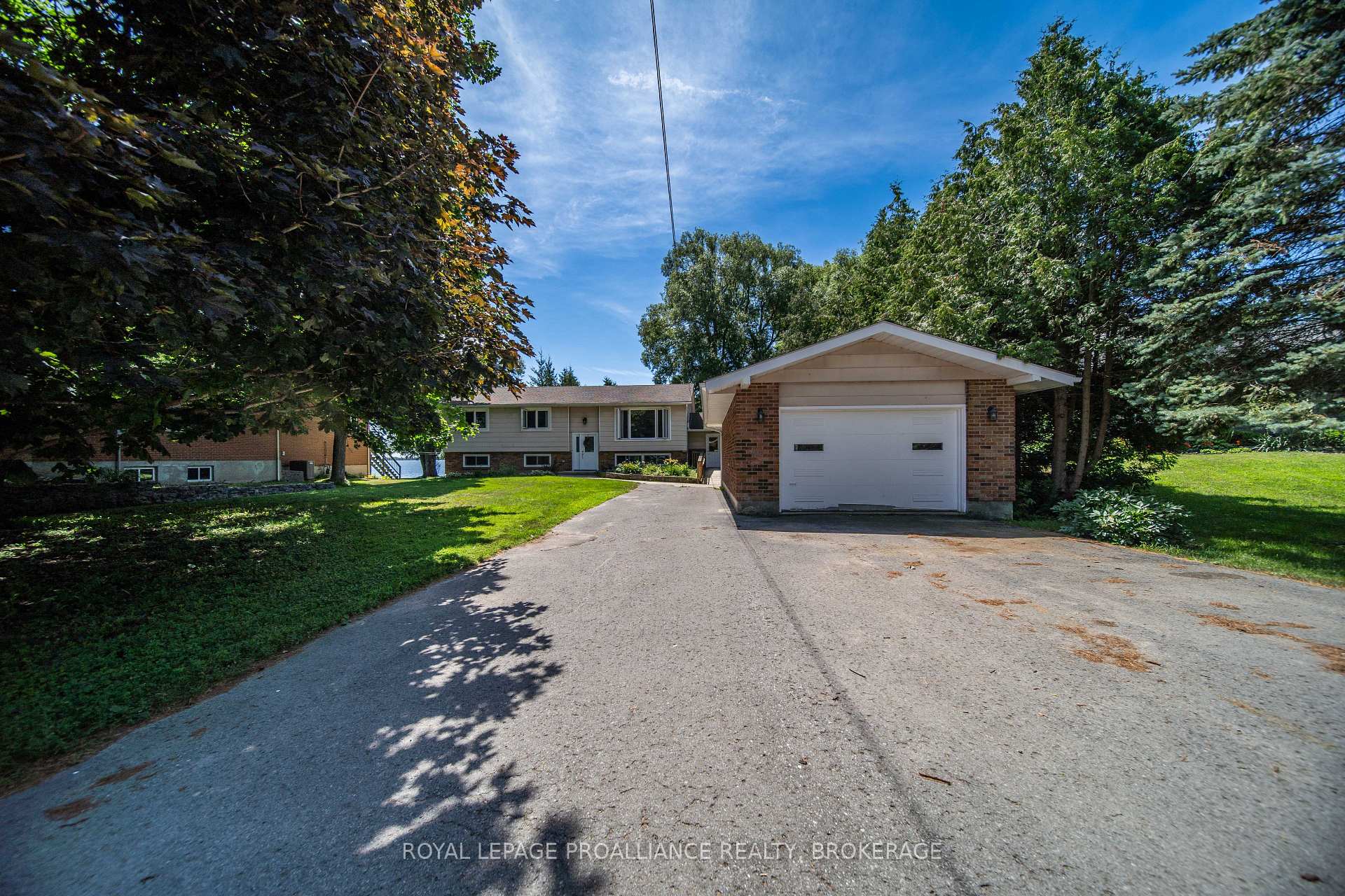 Photo 2 of 94 Nicholson Point Road, Loyalist, Lennox and Addington - South — HOMEH