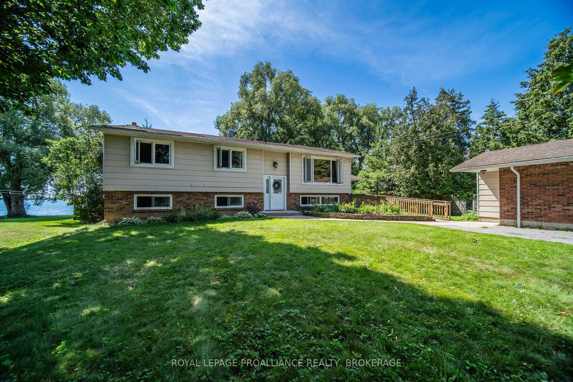 Photo 3 of 94 Nicholson Point Road, Loyalist, Lennox and Addington - South — HOMEH