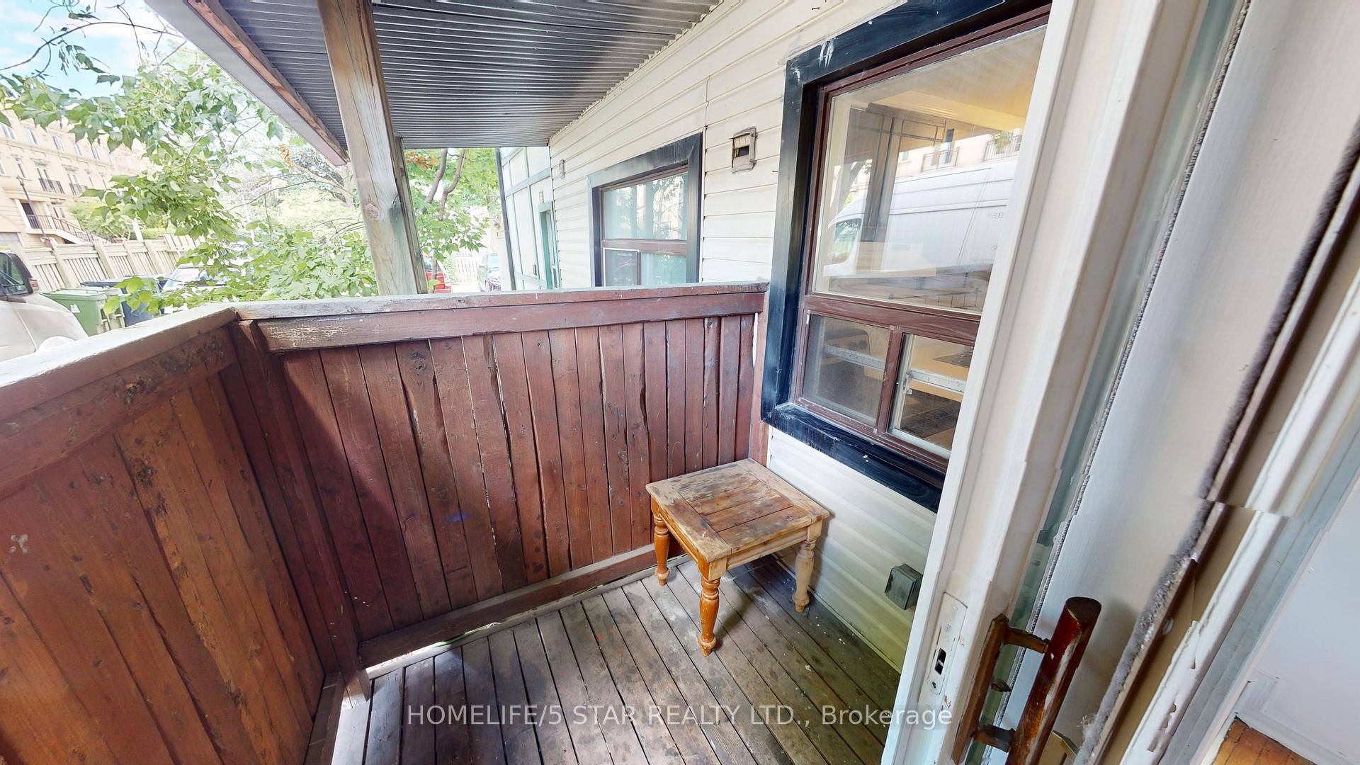 Photo 9 of Unit Apt 4, 221 Bathurst Street, Toronto, Trinity-Bellwoods — HOMEH