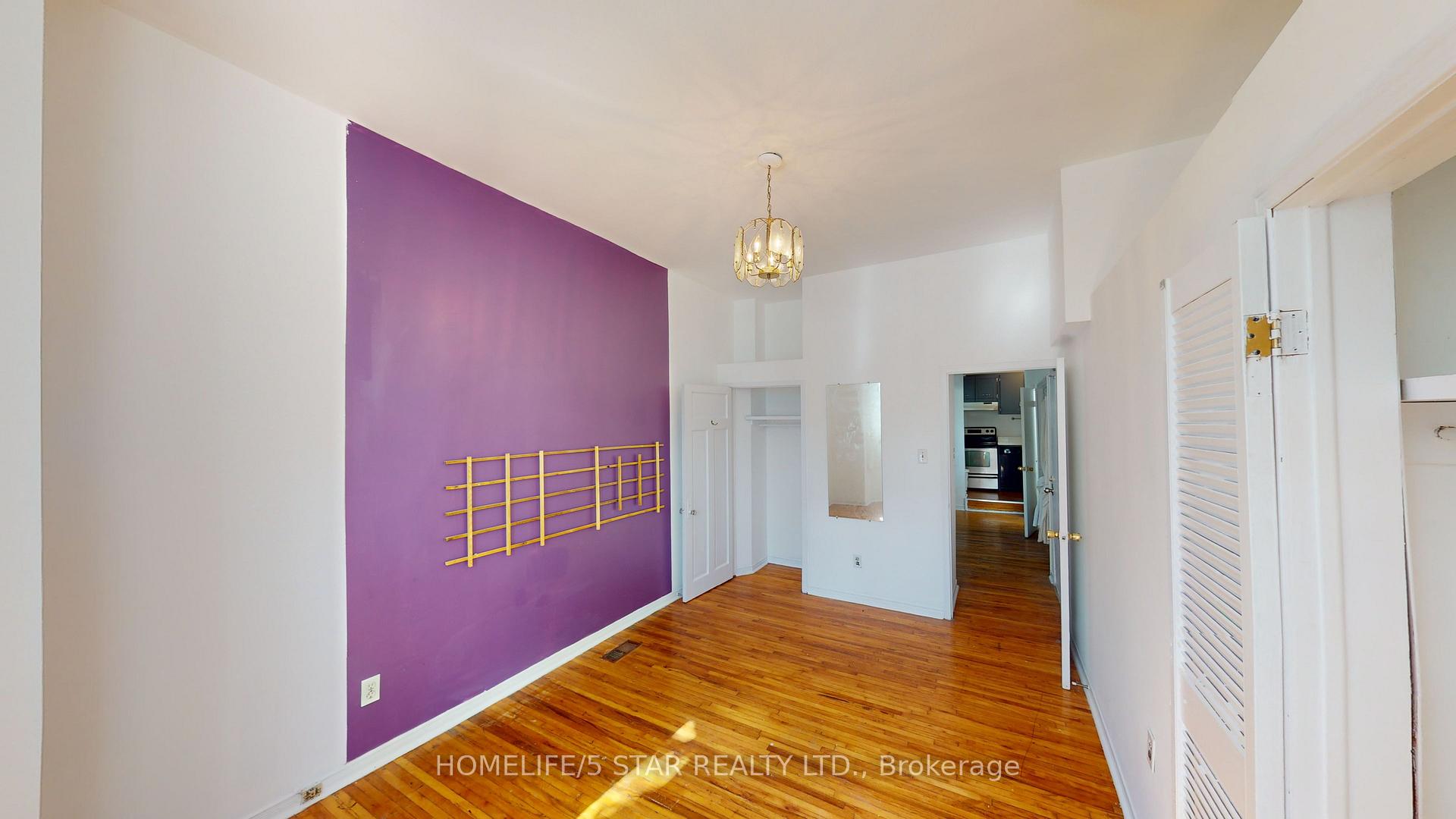 Photo 16 of Unit Apt 4, 221 Bathurst Street, Toronto, Trinity-Bellwoods — HOMEH