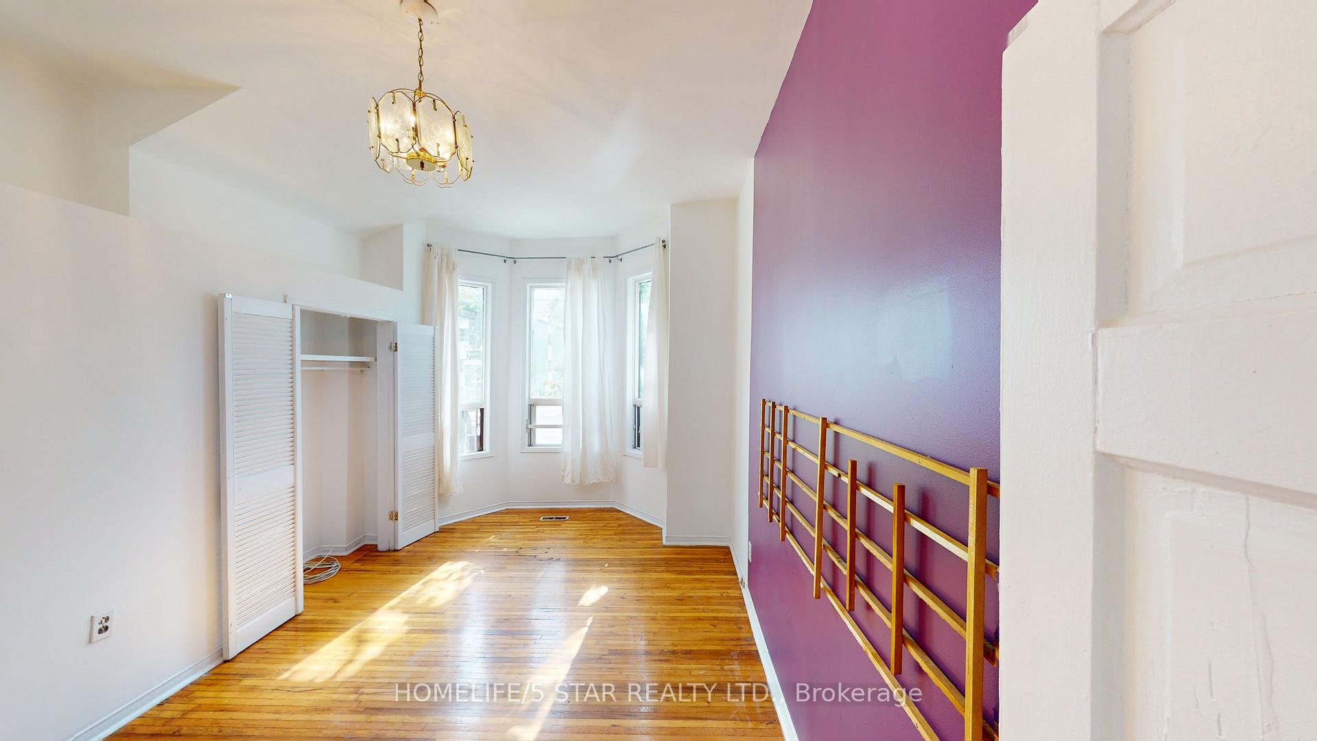 Photo 18 of Unit Apt 4, 221 Bathurst Street, Toronto, Trinity-Bellwoods — HOMEH