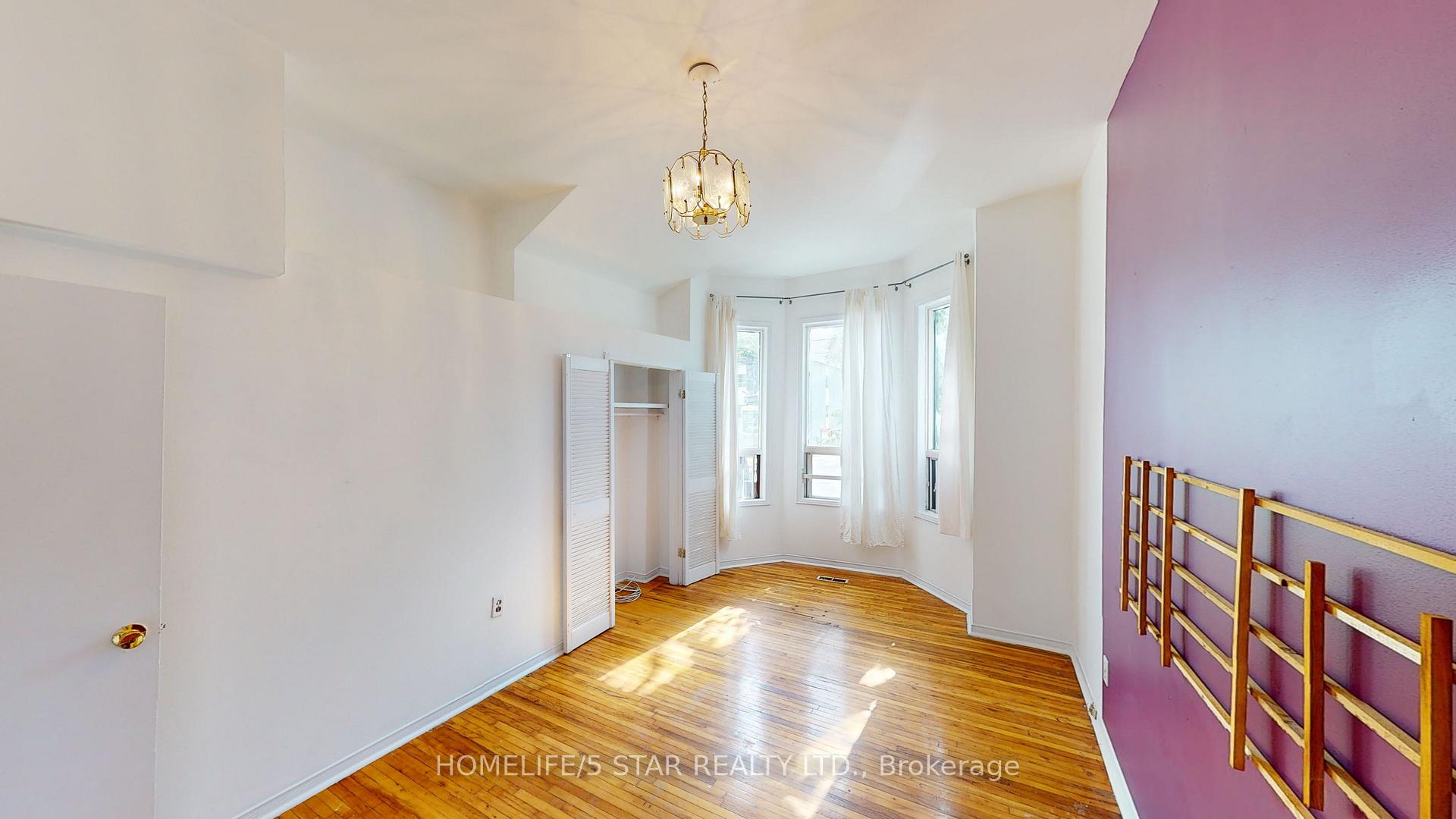 Photo 19 of Unit Apt 4, 221 Bathurst Street, Toronto, Trinity-Bellwoods — HOMEH