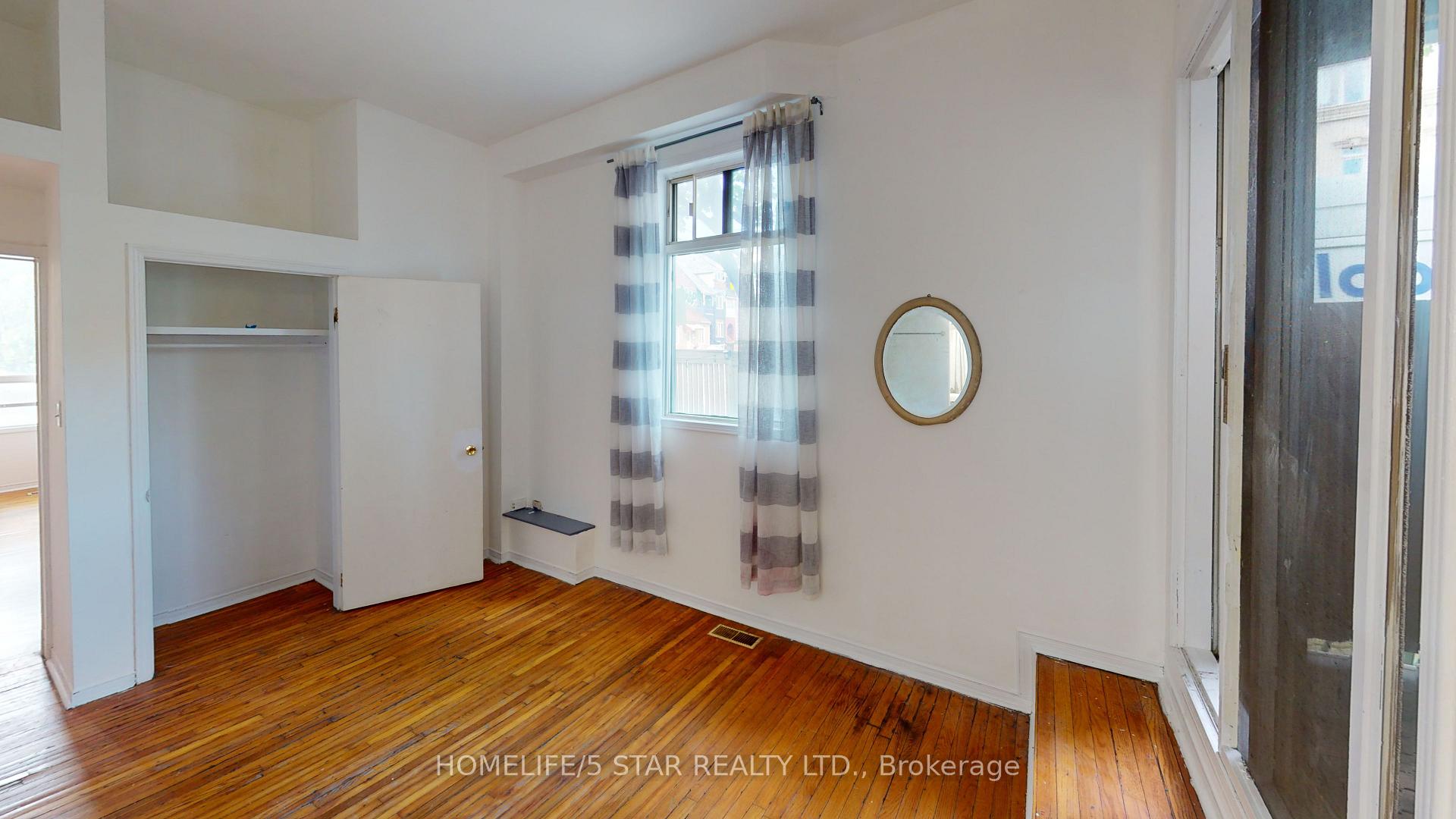 Photo 20 of Unit Apt 4, 221 Bathurst Street, Toronto, Trinity-Bellwoods — HOMEH