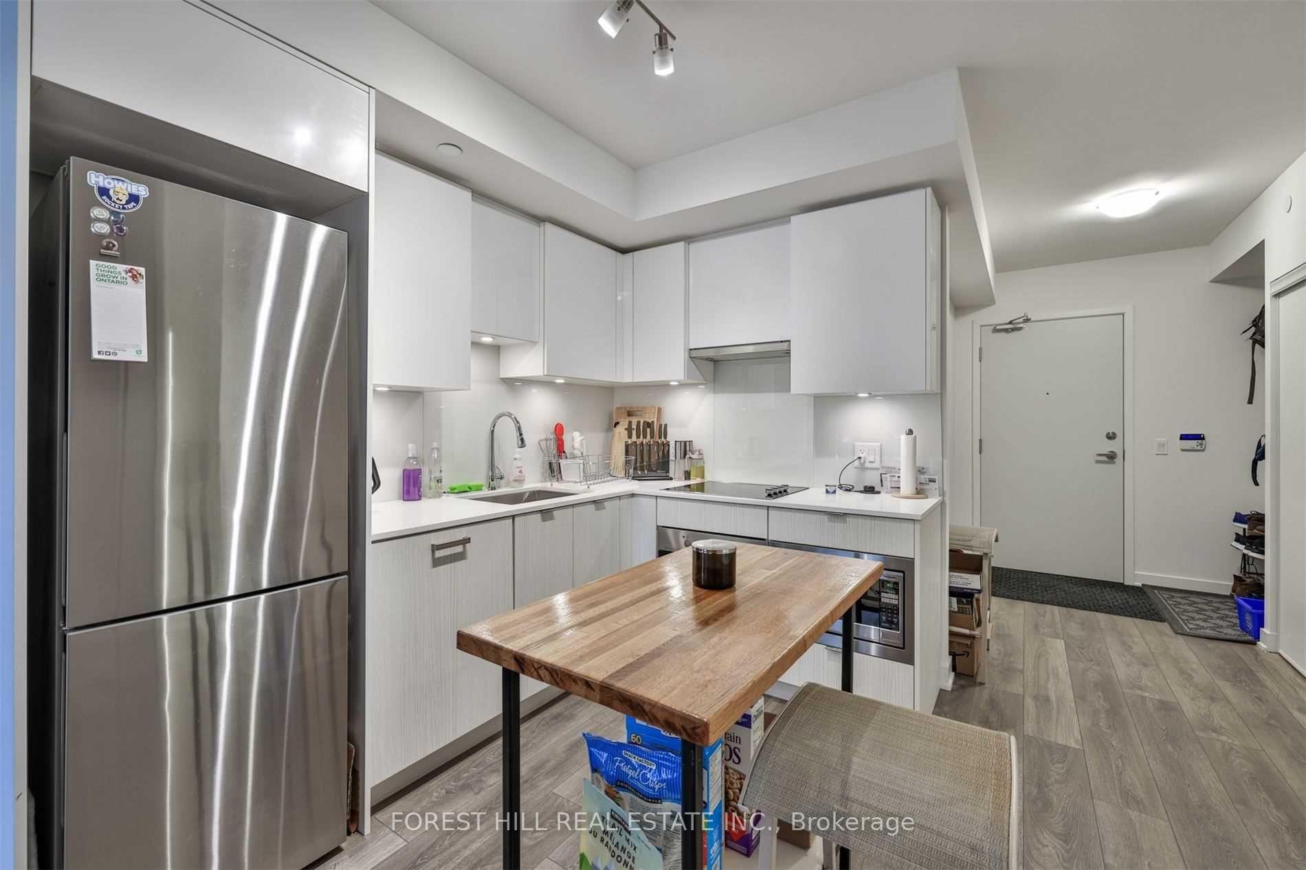 Photo 3 of Unit 806, 195 Redpath Avenue, Toronto, Mount Pleasant West — HOMEH