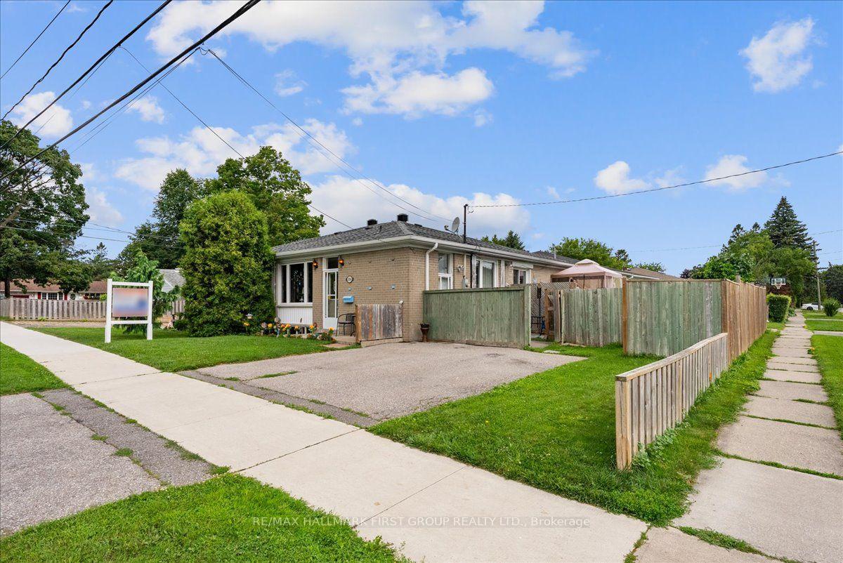 Photo 4 of 1014 Dunlop Street E, Whitby, Downtown Whitby — HOMEH