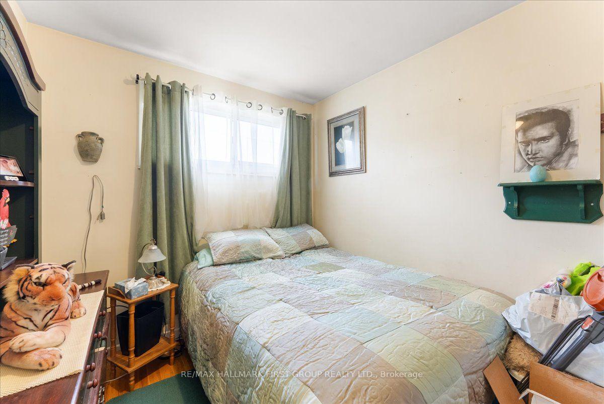 Photo 14 of 1014 Dunlop Street E, Whitby, Downtown Whitby — HOMEH