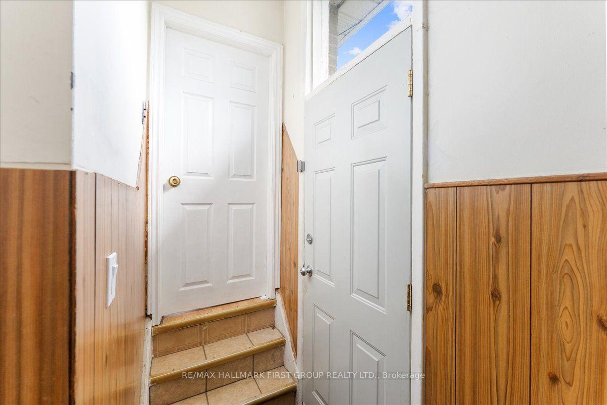 Photo 19 of 1014 Dunlop Street E, Whitby, Downtown Whitby — HOMEH