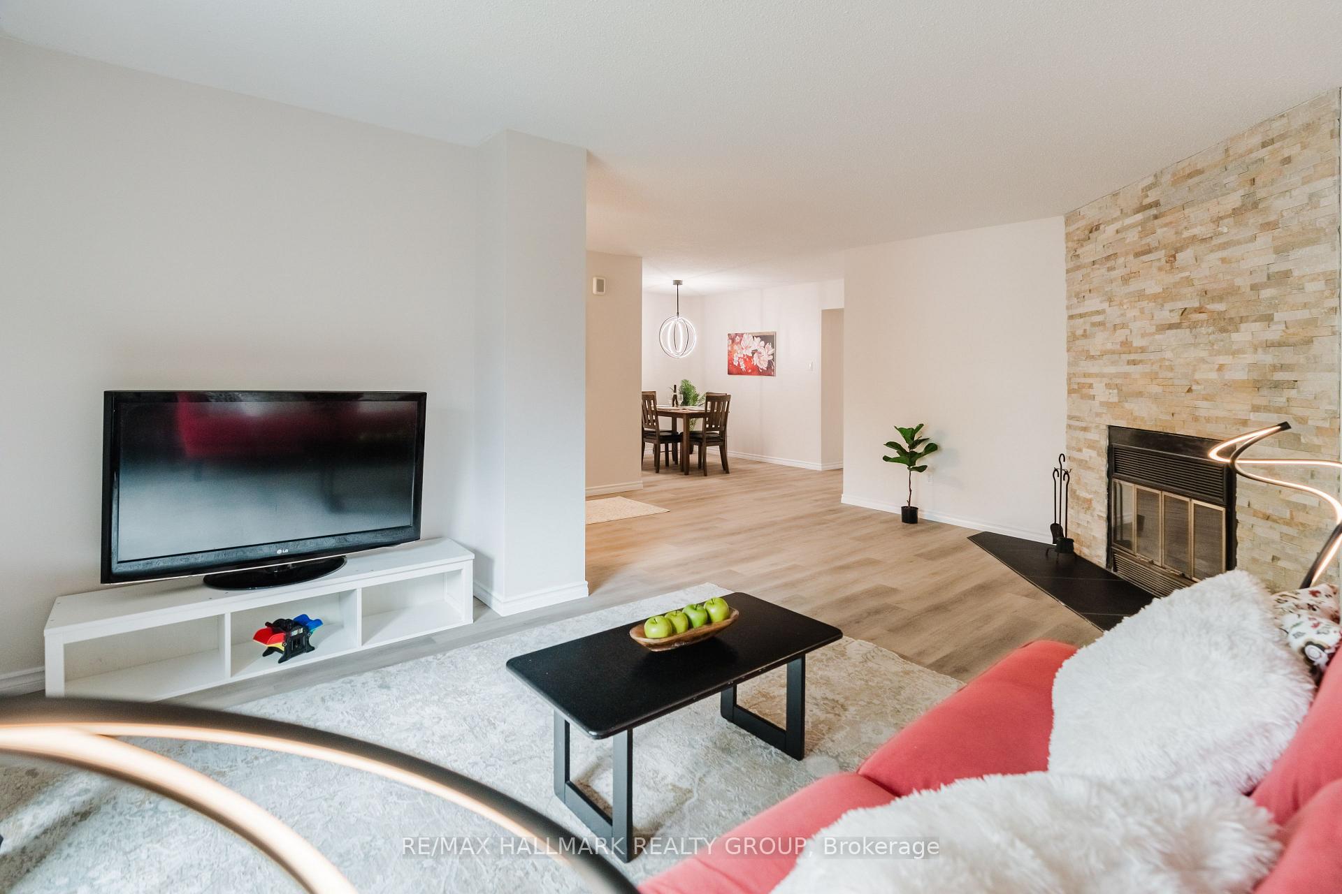 Photo 9 of Unit 6, 228 Harriot Private, Ottawa, Hunt Club Park/Greenboro — HOMEH