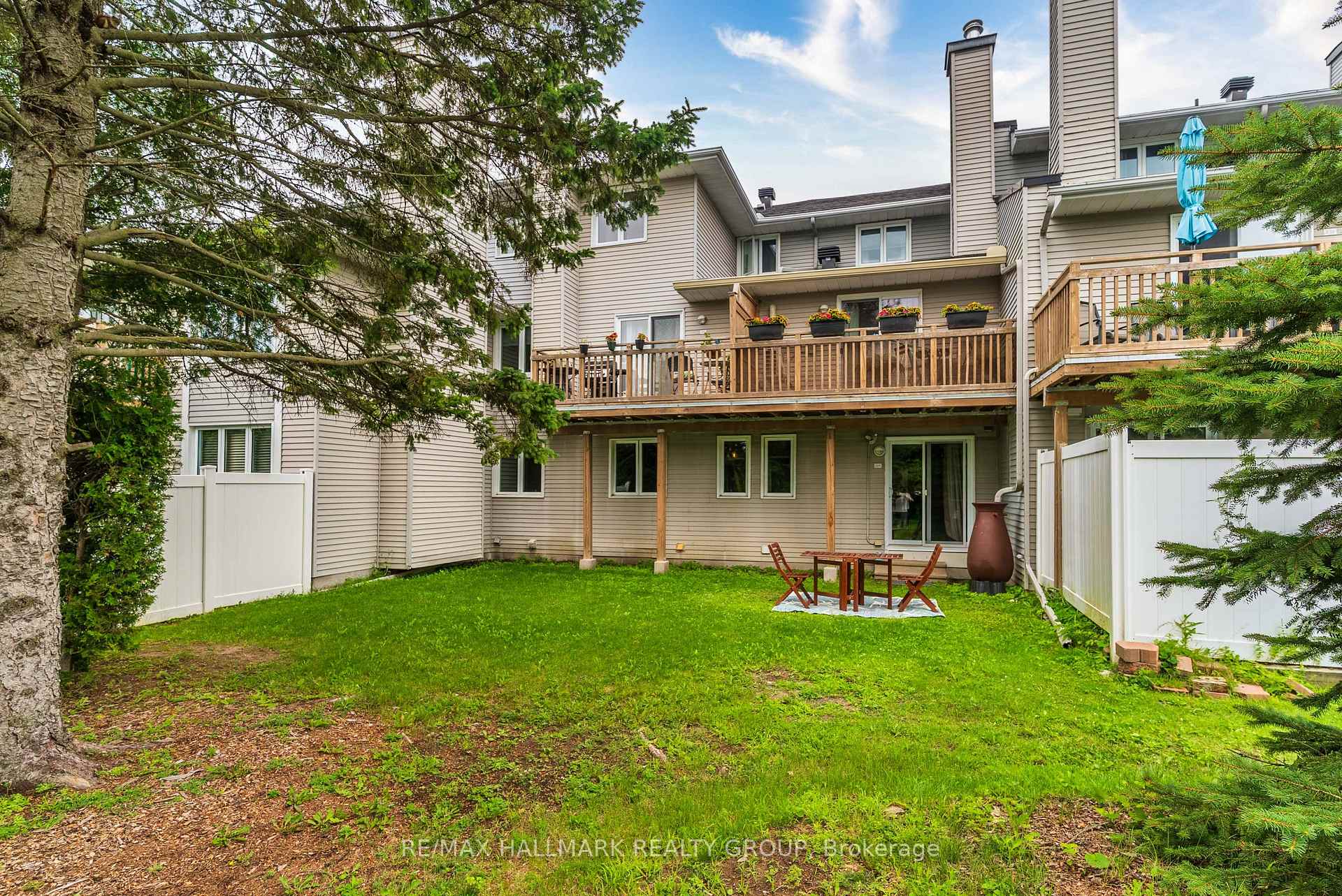 Photo 33 of Unit 6, 228 Harriot Private, Ottawa, Hunt Club Park/Greenboro — HOMEH