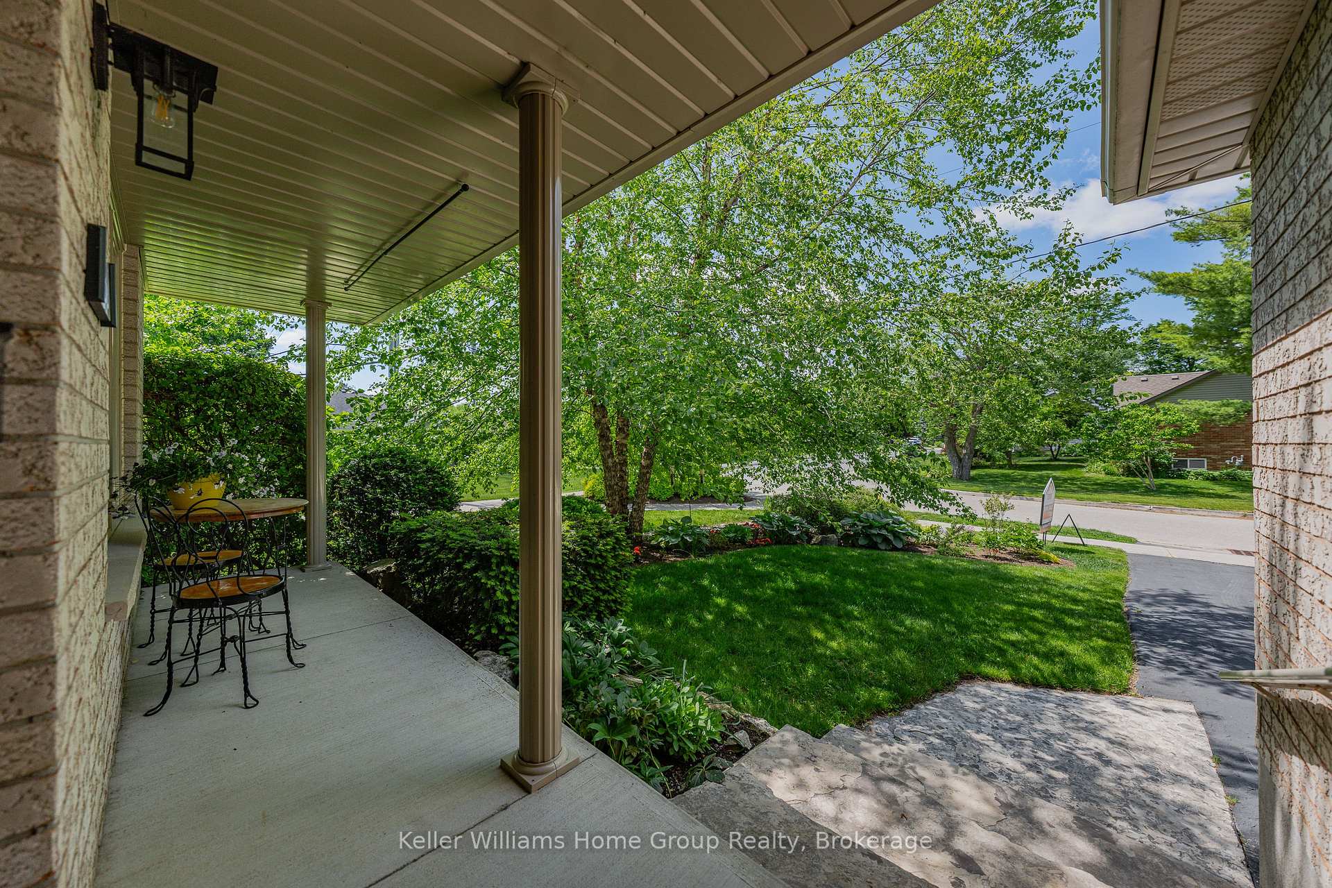 Photo 4 of 380 Prince's Street, Centre Wellington, Fergus — HOMEH
