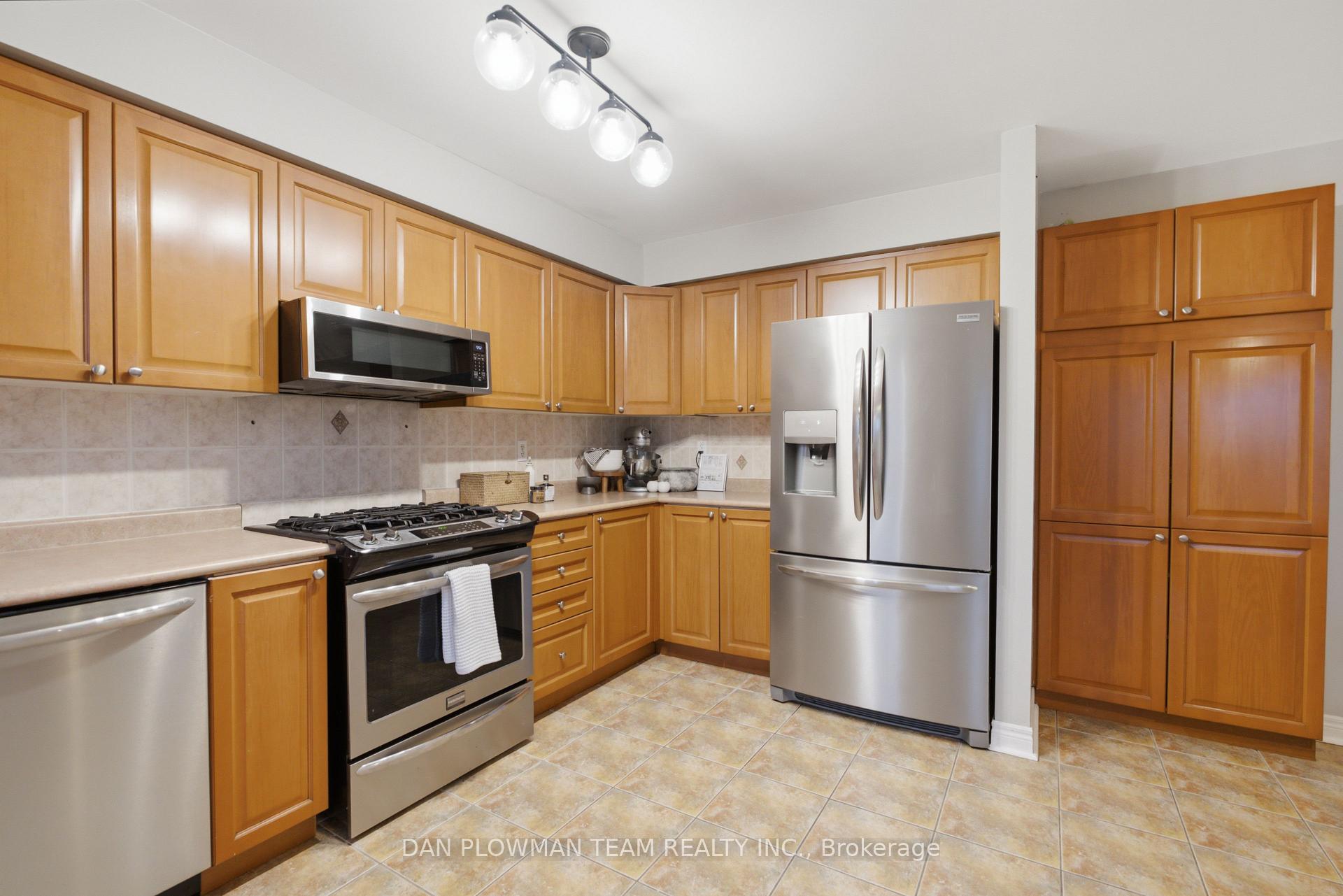 Photo 15 of 72 Beckett Crescent, Clarington, Courtice — HOMEH
