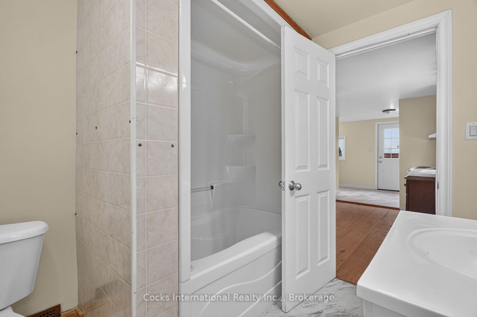 Photo 16 of 185 McPherson Street, Gravenhurst, Muskoka (S) — HOMEH