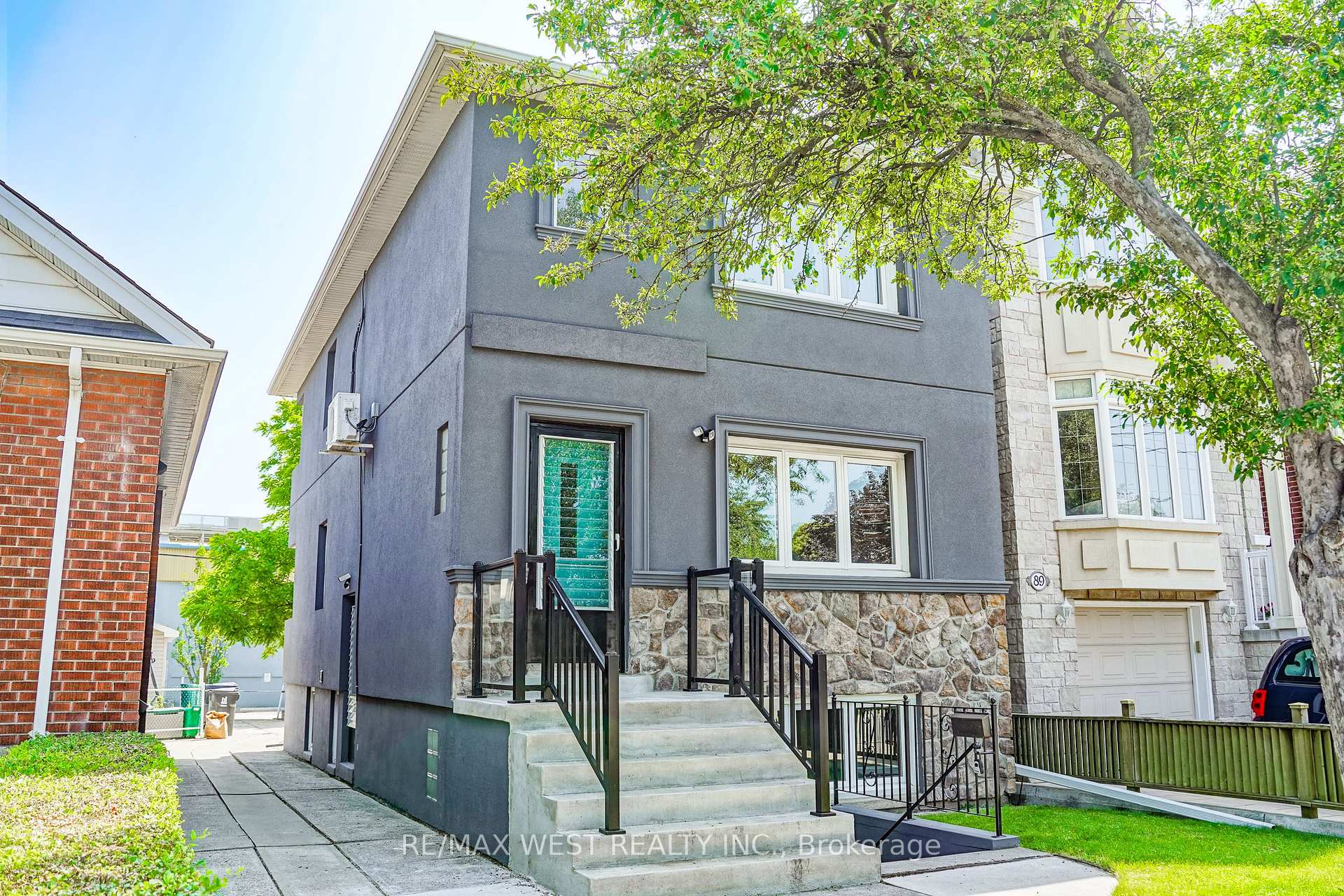Photo 2 of 91 Twenty Second Street, Etobicoke, New Toronto — HOMEH