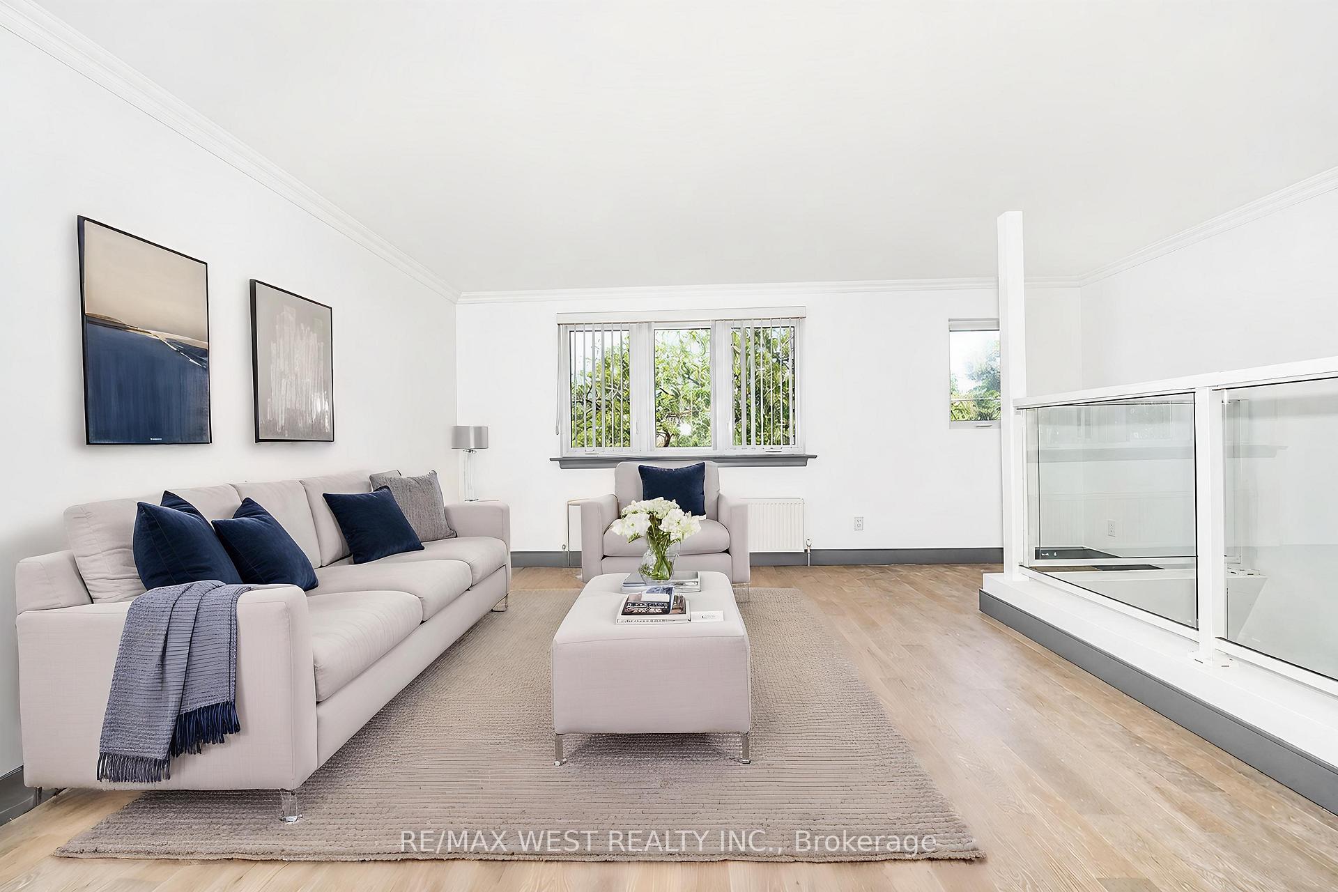 Photo 3 of 91 Twenty Second Street, Etobicoke, New Toronto — HOMEH