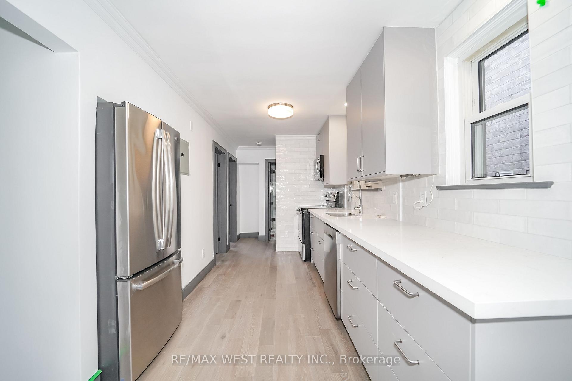 Photo 4 of 91 Twenty Second Street, Etobicoke, New Toronto — HOMEH