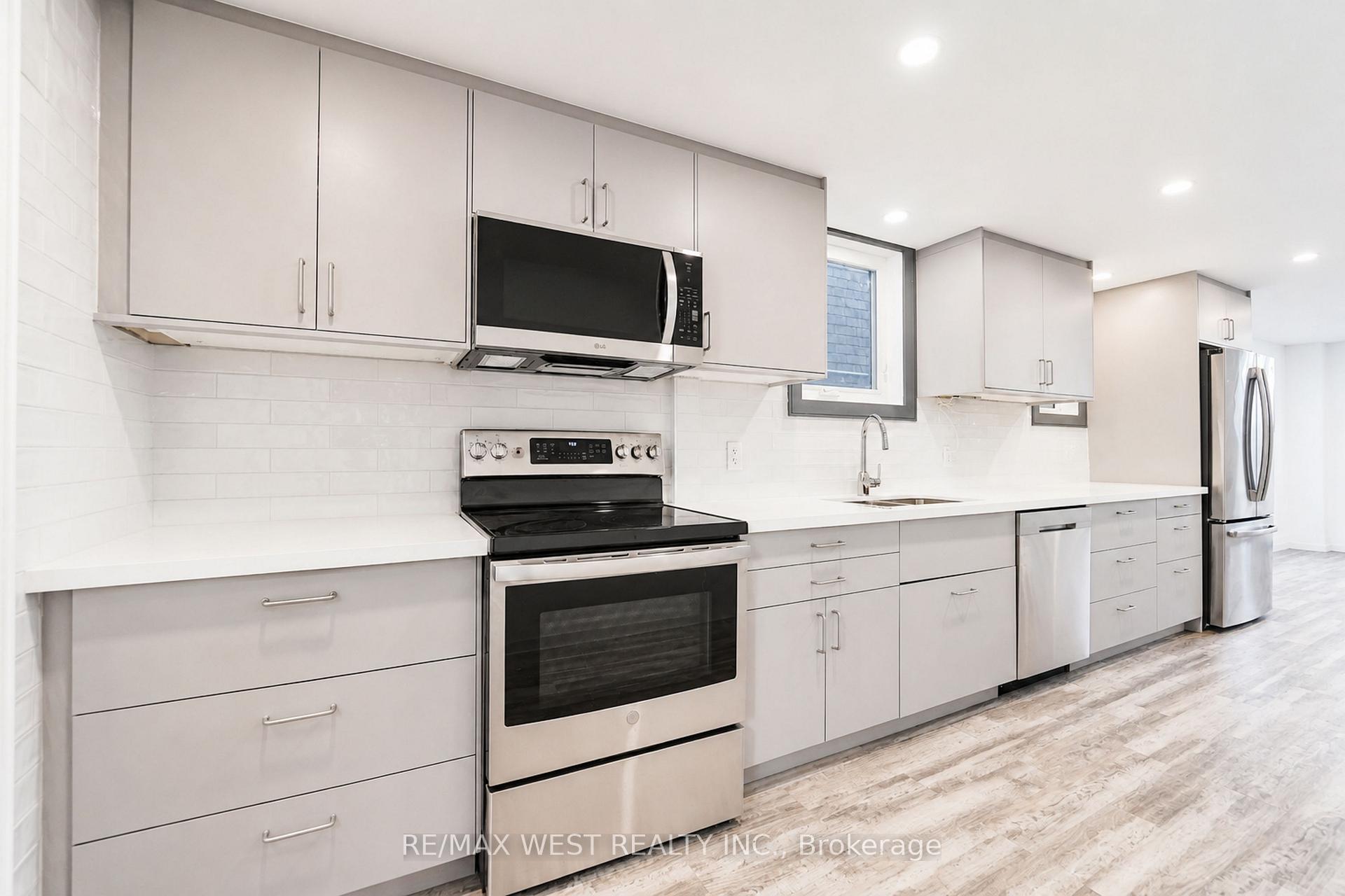 Photo 9 of 91 Twenty Second Street, Etobicoke, New Toronto — HOMEH