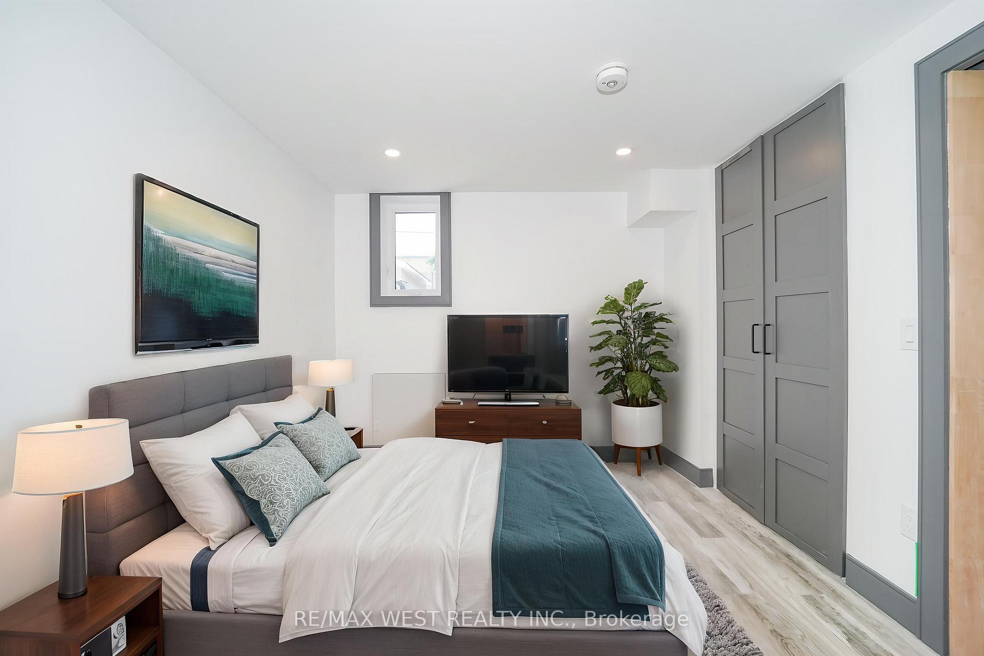 Photo 10 of 91 Twenty Second Street, Etobicoke, New Toronto — HOMEH