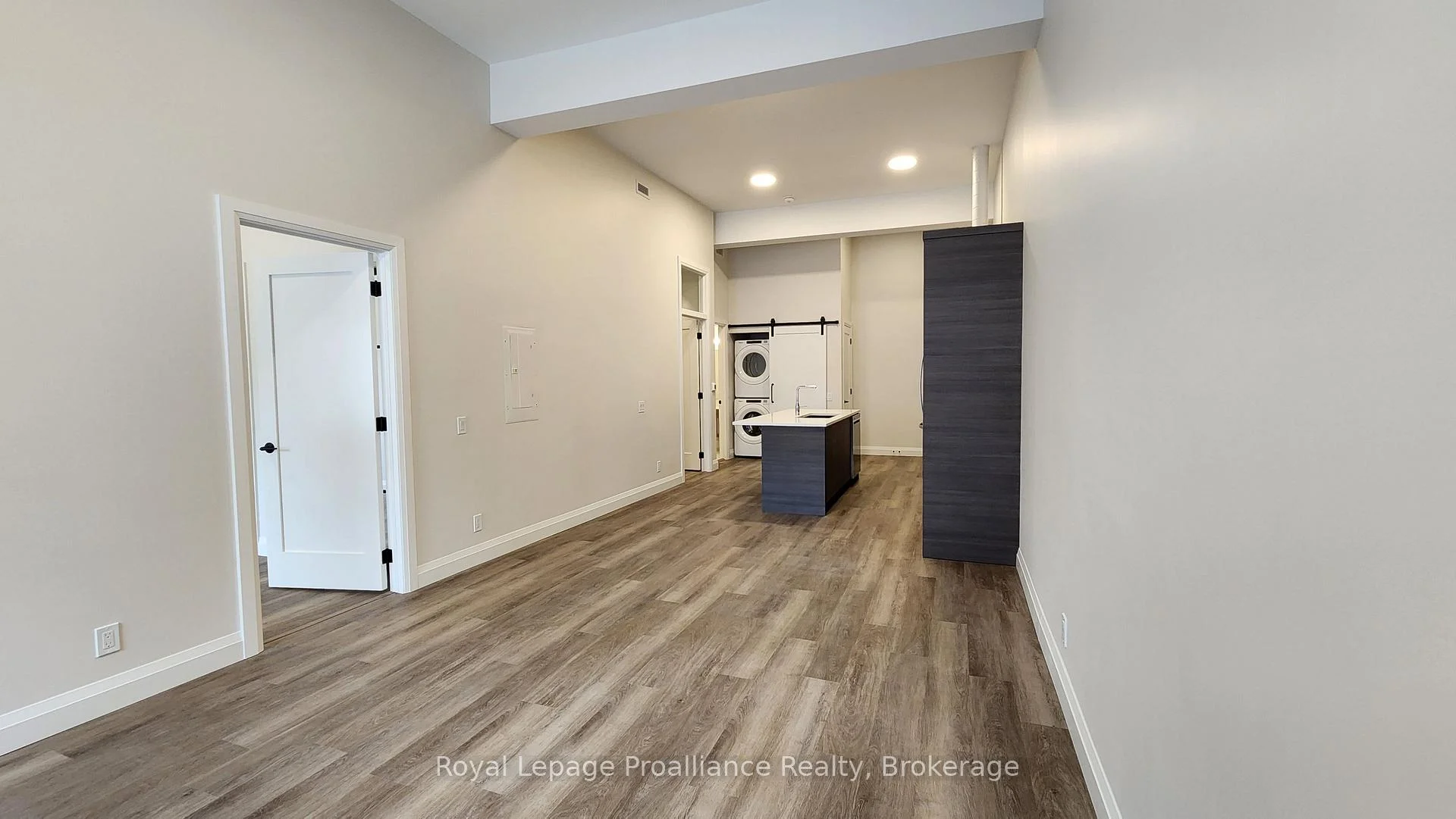 Photo 14 of Unit 4, 261 Front Street, Belleville, Belleville Ward — HOMEH