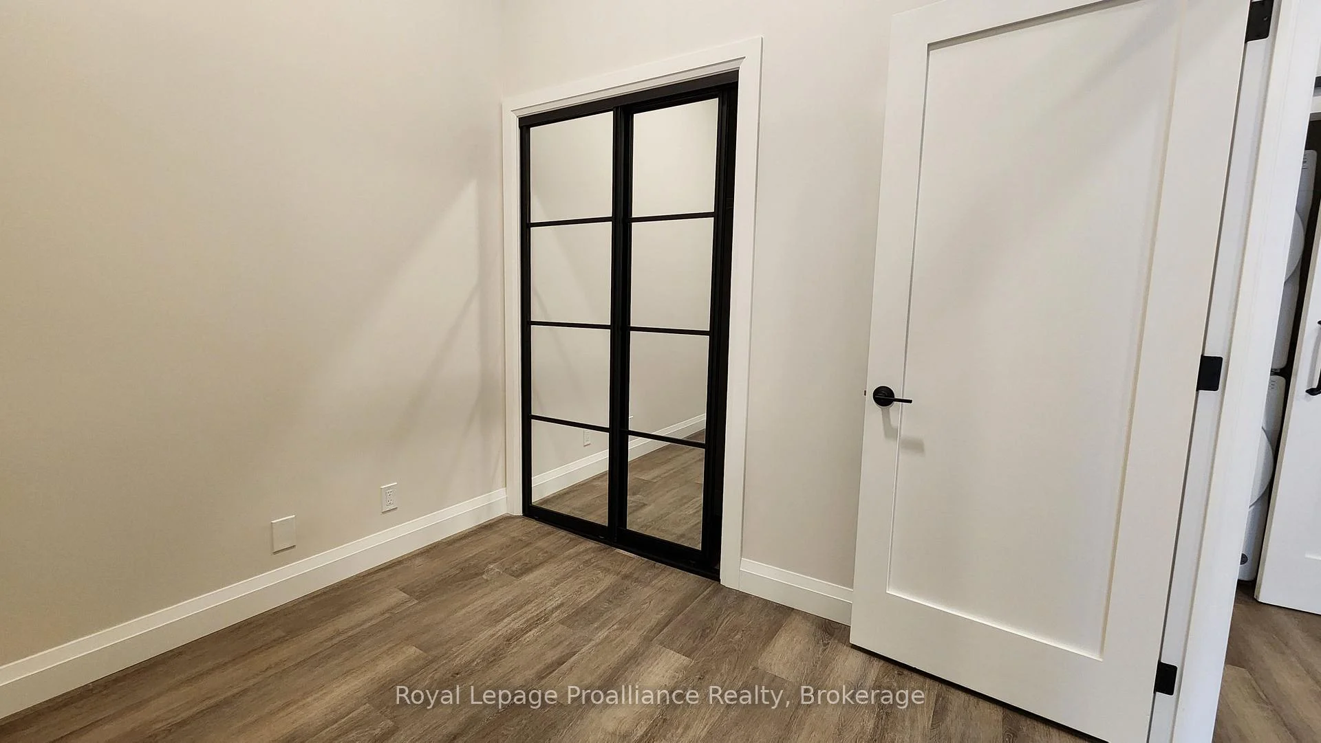 Photo 24 of Unit 4, 261 Front Street, Belleville, Belleville Ward — HOMEH