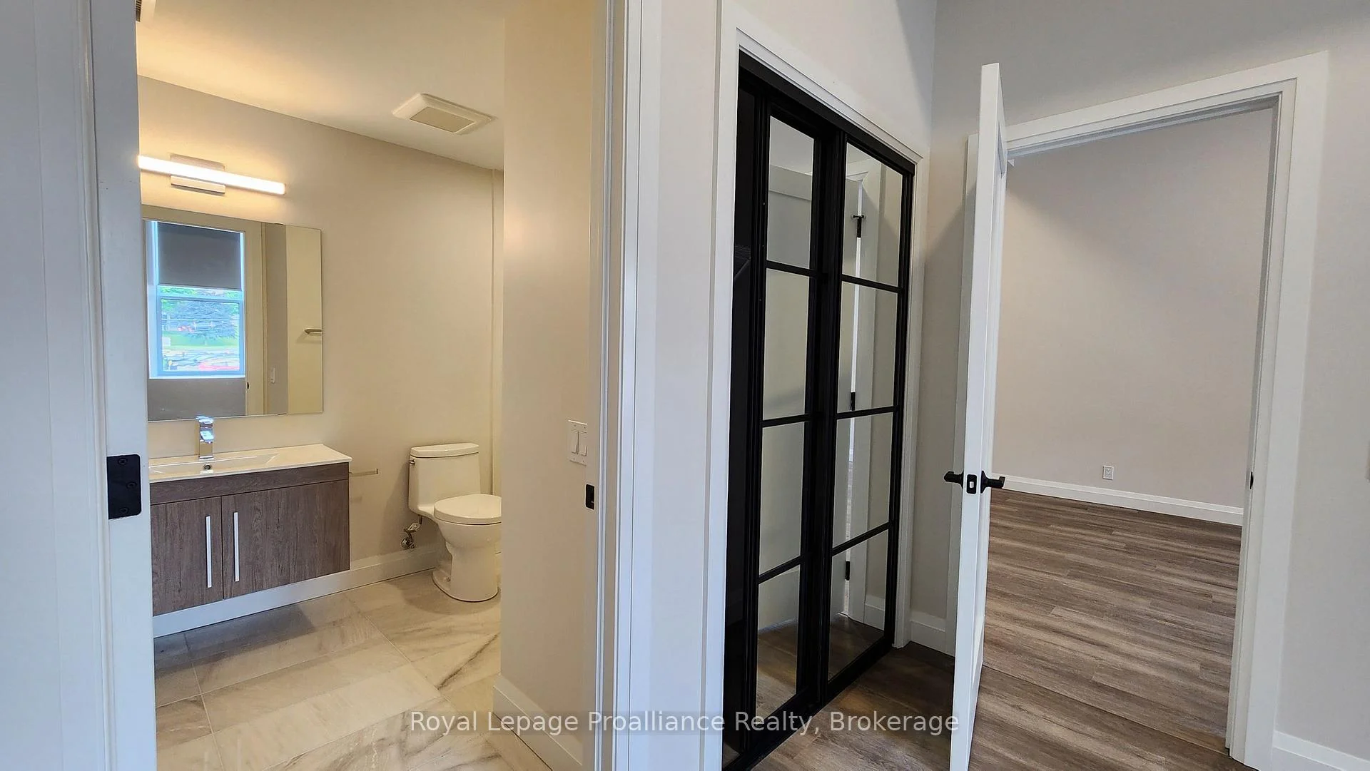Photo 34 of Unit 4, 261 Front Street, Belleville, Belleville Ward — HOMEH