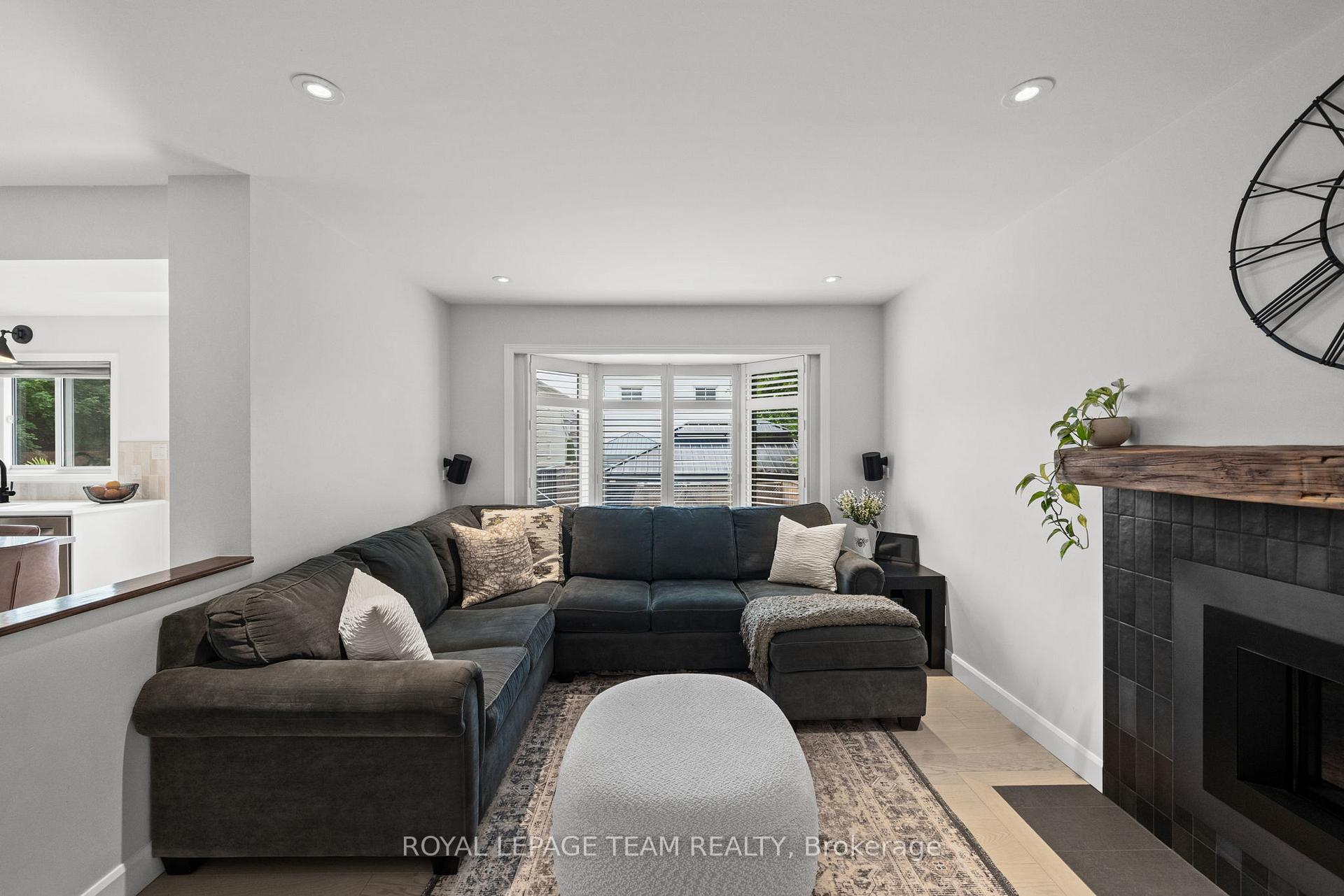 Photo 23 of 38 Merner Avenue, Ottawa, Barrhaven - Cedargrove/Fraserdale — HOMEH